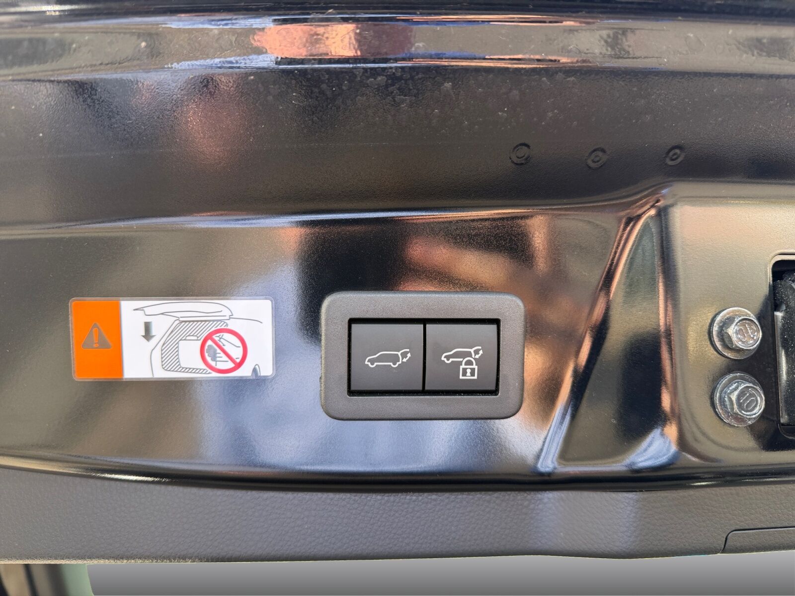 Billede af Toyota Prius Plug-in 2,0 Plugin-hybrid Elegant Panorama 223HK 5d Aut.