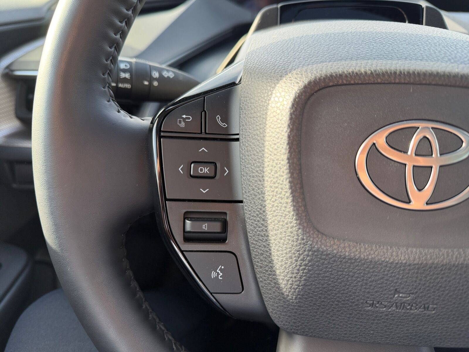 Billede af Toyota Prius Plug-in 2,0 Plugin-hybrid Elegant Panorama 223HK 5d Aut.