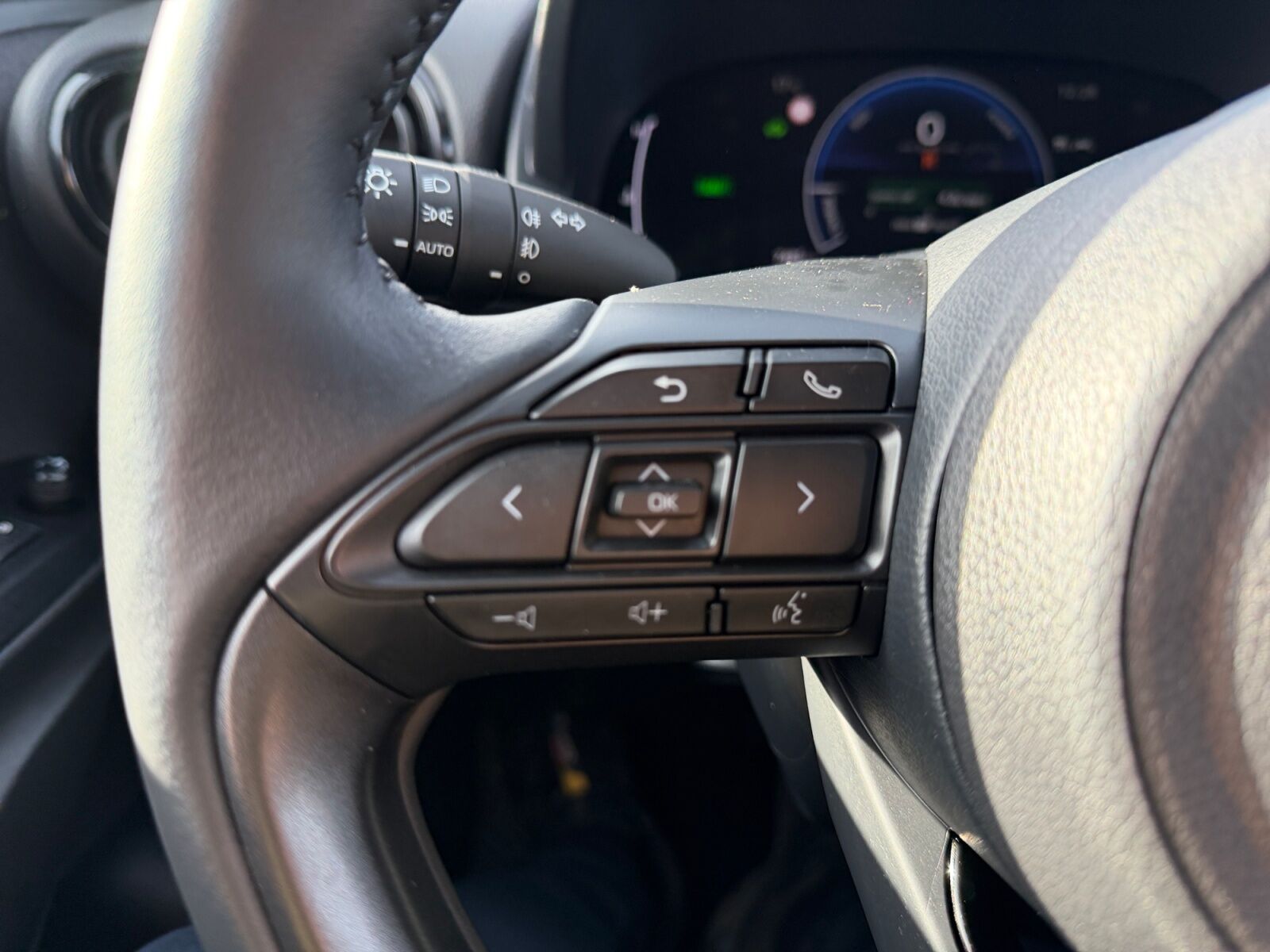 Billede af Toyota Yaris Cross 1,5 Hybrid Style Comfort 116HK 5d Trinl. Gear