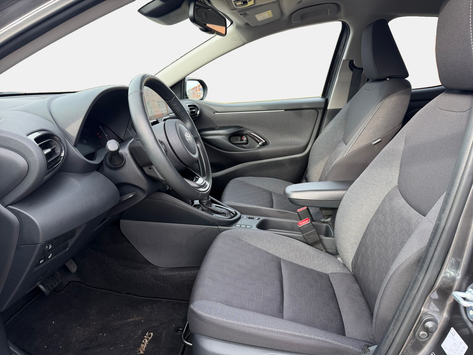 Billede af Toyota Yaris 1,5 Hybrid Style Comfort 116HK 5d Trinl. Gear