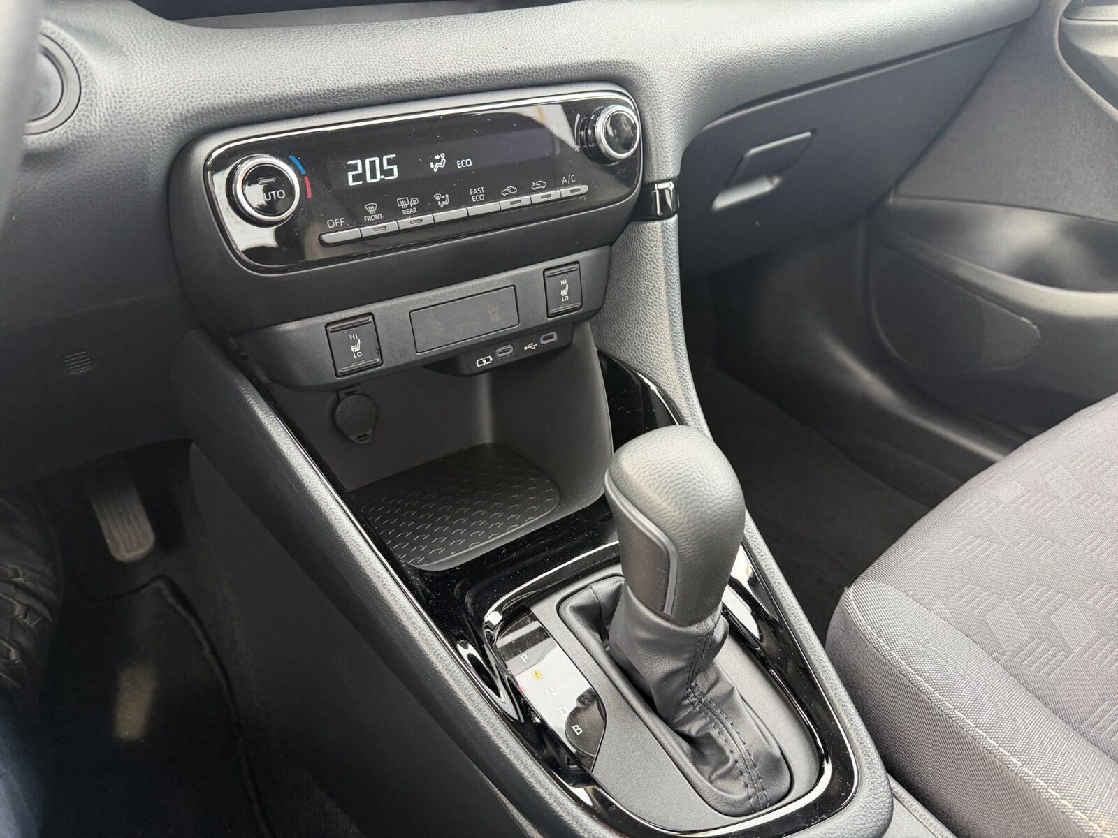 Billede af Toyota Yaris 1,5 Hybrid Style Comfort 116HK 5d Trinl. Gear