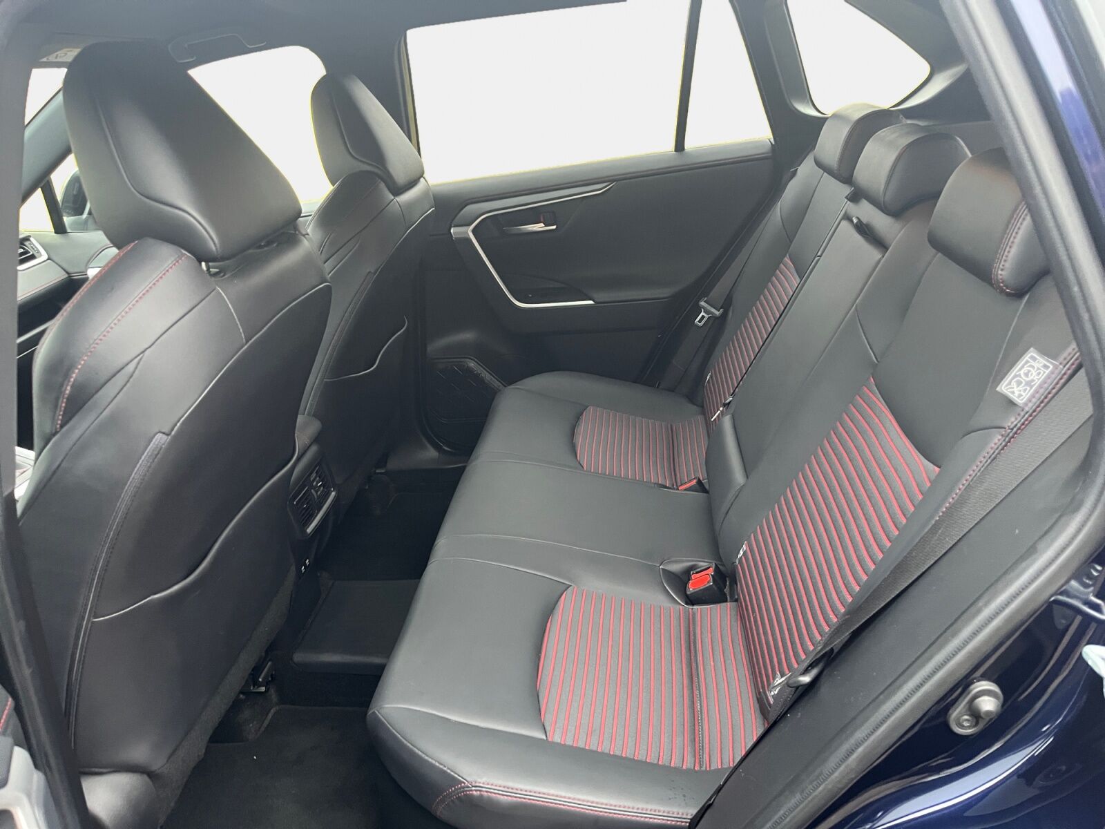 Billede af Toyota RAV4 Plug-in 2,5 Plugin-hybrid H3 Business Comfort AWD 306HK 5d 6g Aut.