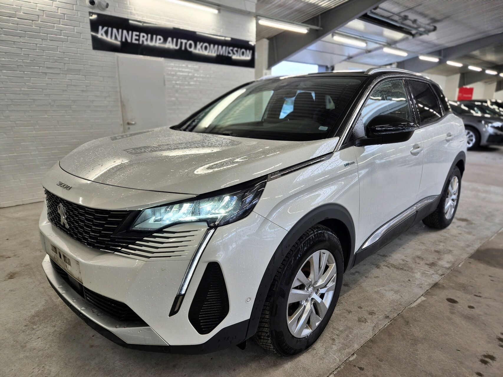 Billede af Peugeot 3008 1,6 PureTech  Plugin-hybrid First Selection EAT8 225HK 5d 8g Aut.