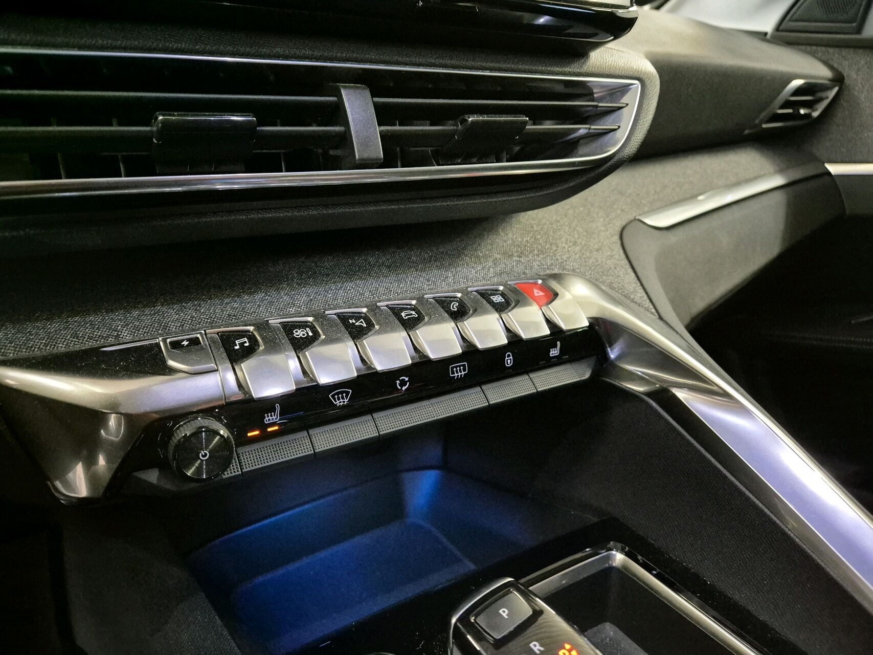 Billede af Peugeot 3008 1,6 PureTech  Plugin-hybrid First Selection EAT8 225HK 5d 8g Aut.