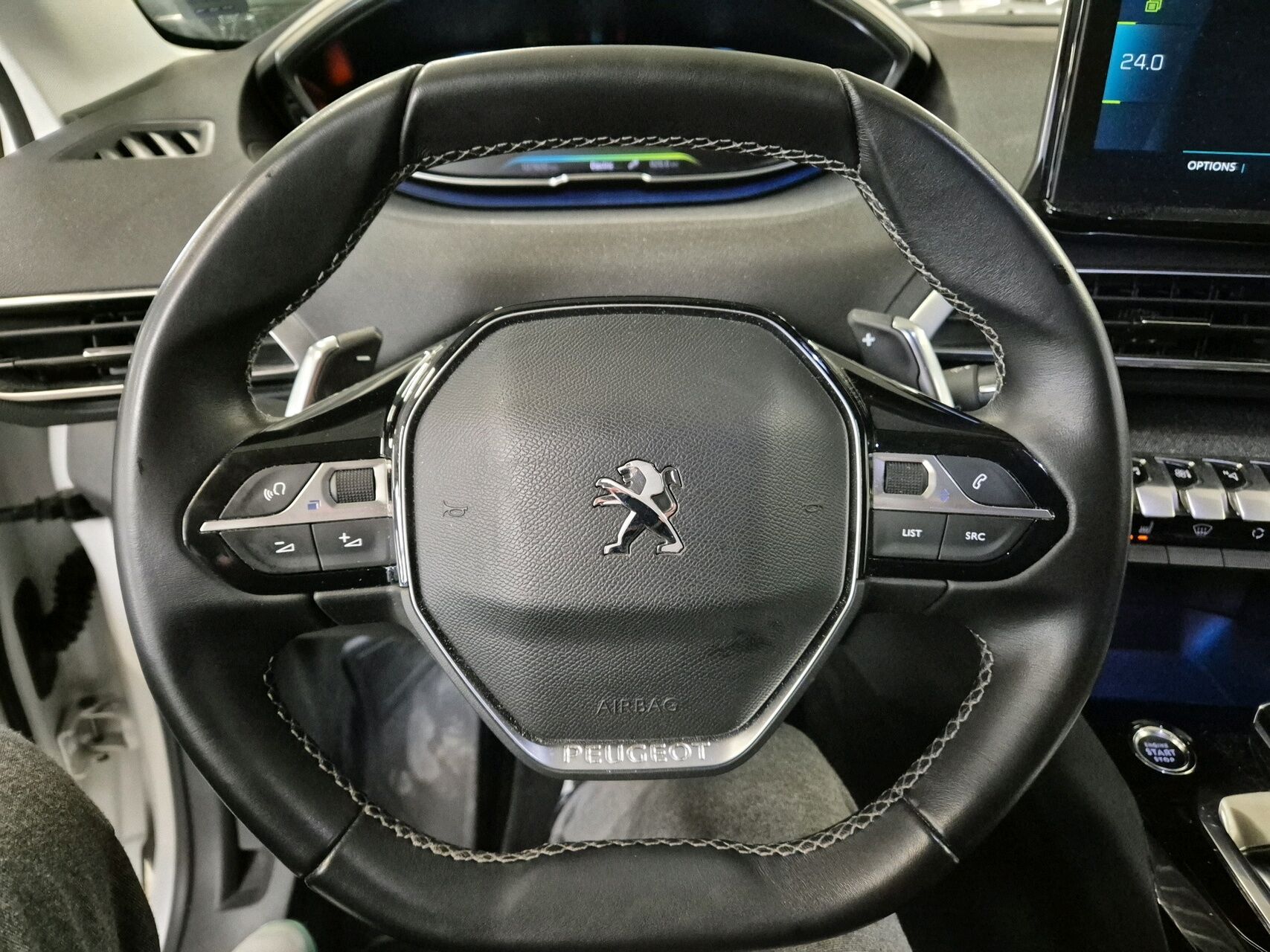 Billede af Peugeot 3008 1,6 PureTech  Plugin-hybrid First Selection EAT8 225HK 5d 8g Aut.