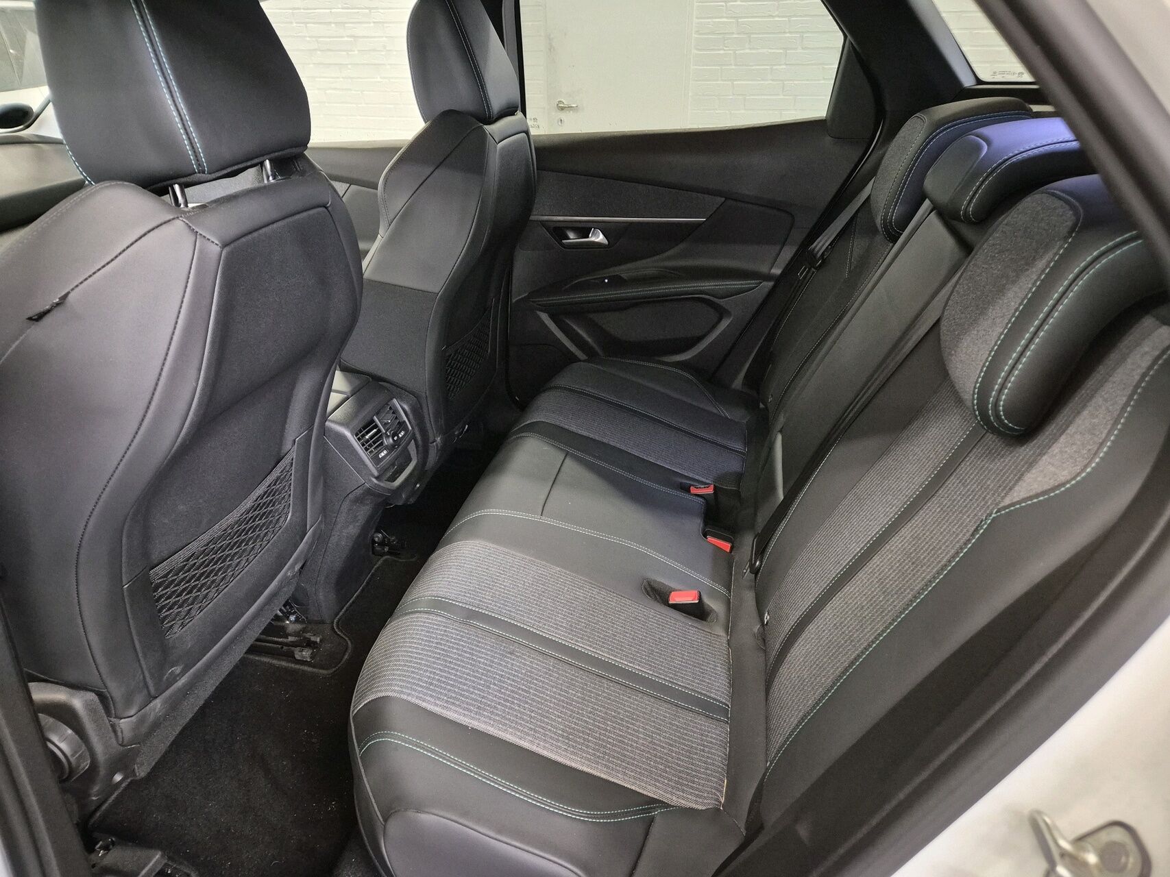 Billede af Peugeot 3008 1,6 PureTech  Plugin-hybrid First Selection EAT8 225HK 5d 8g Aut.