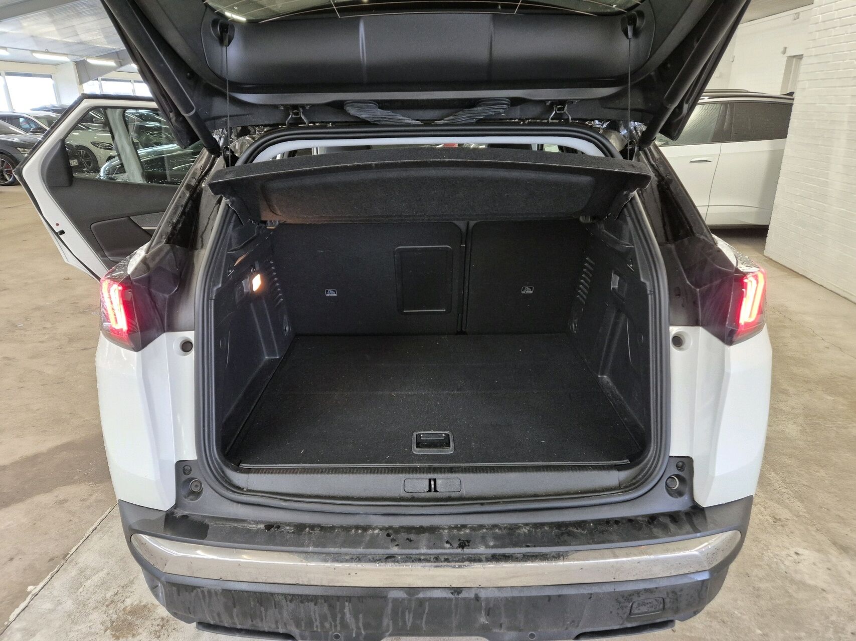 Billede af Peugeot 3008 1,6 PureTech  Plugin-hybrid First Selection EAT8 225HK 5d 8g Aut.