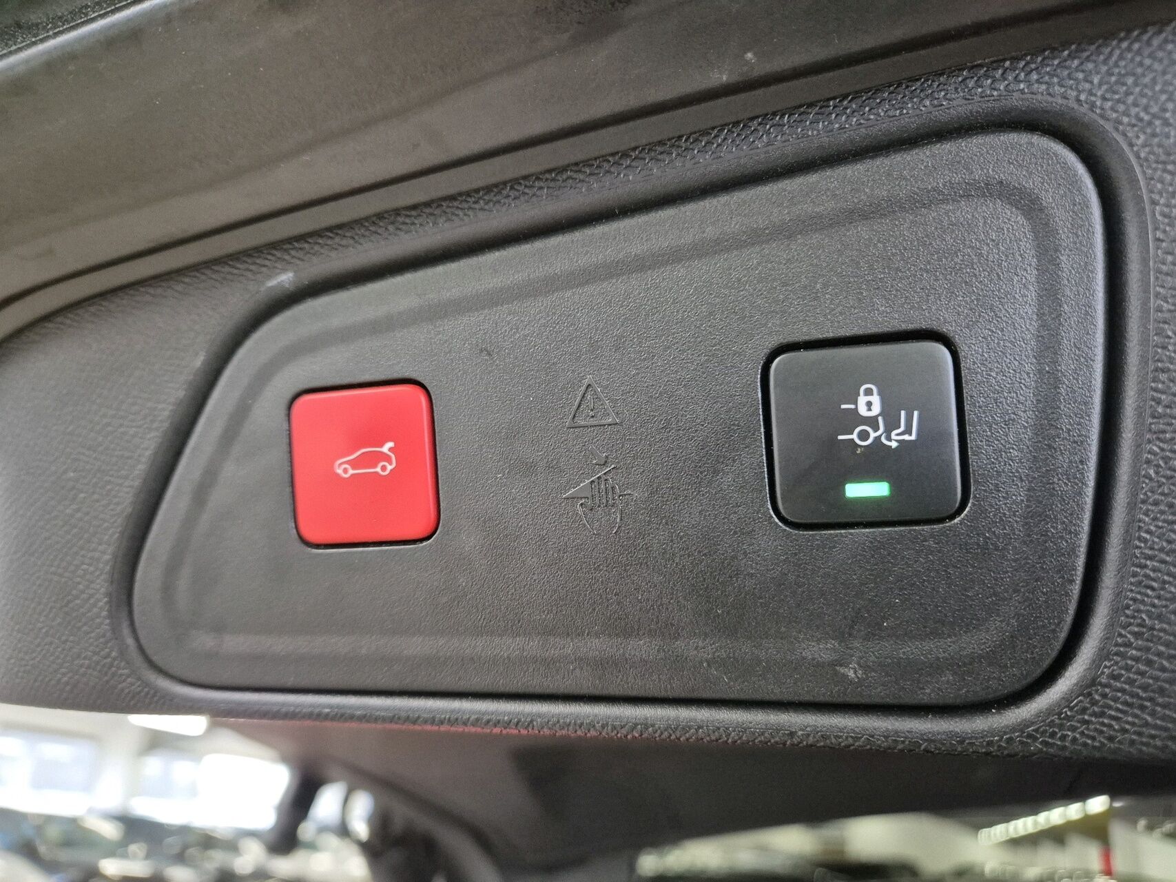 Billede af Peugeot 3008 1,6 PureTech  Plugin-hybrid First Selection EAT8 225HK 5d 8g Aut.