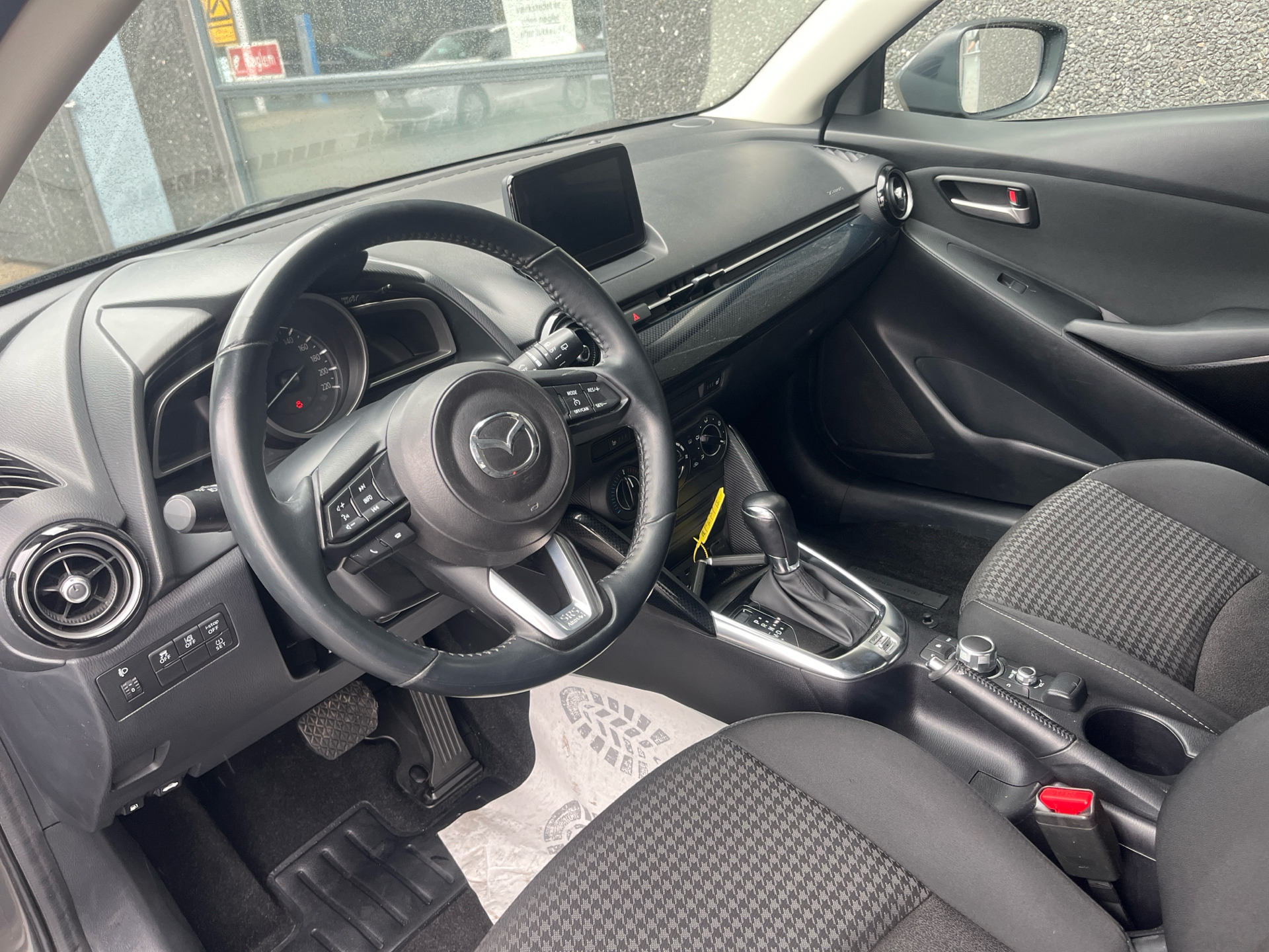 Billede af Mazda 2 1,5 Skyactiv-G Niseko 90HK 5d 6g Aut.