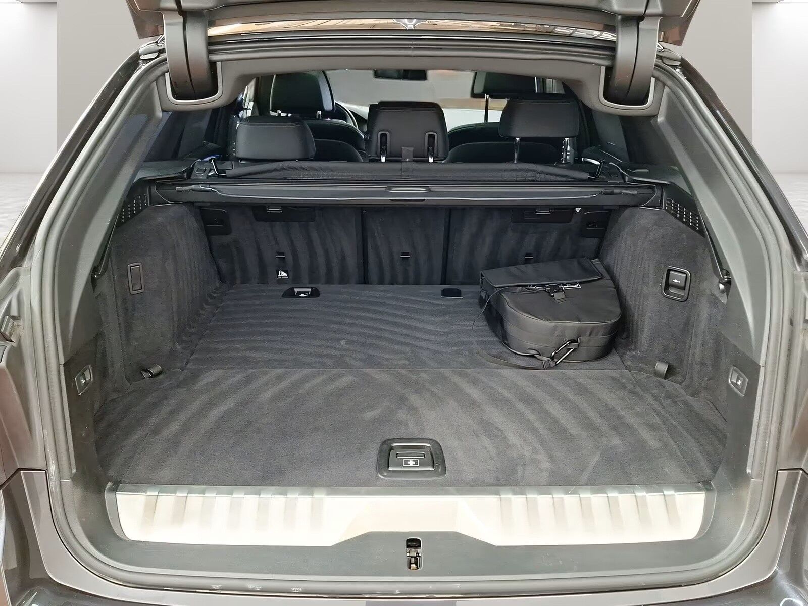 Billede af BMW 530e Touring 2,0 Plugin-hybrid M-Sport XDrive Steptronic 293HK Stc 8g Aut.