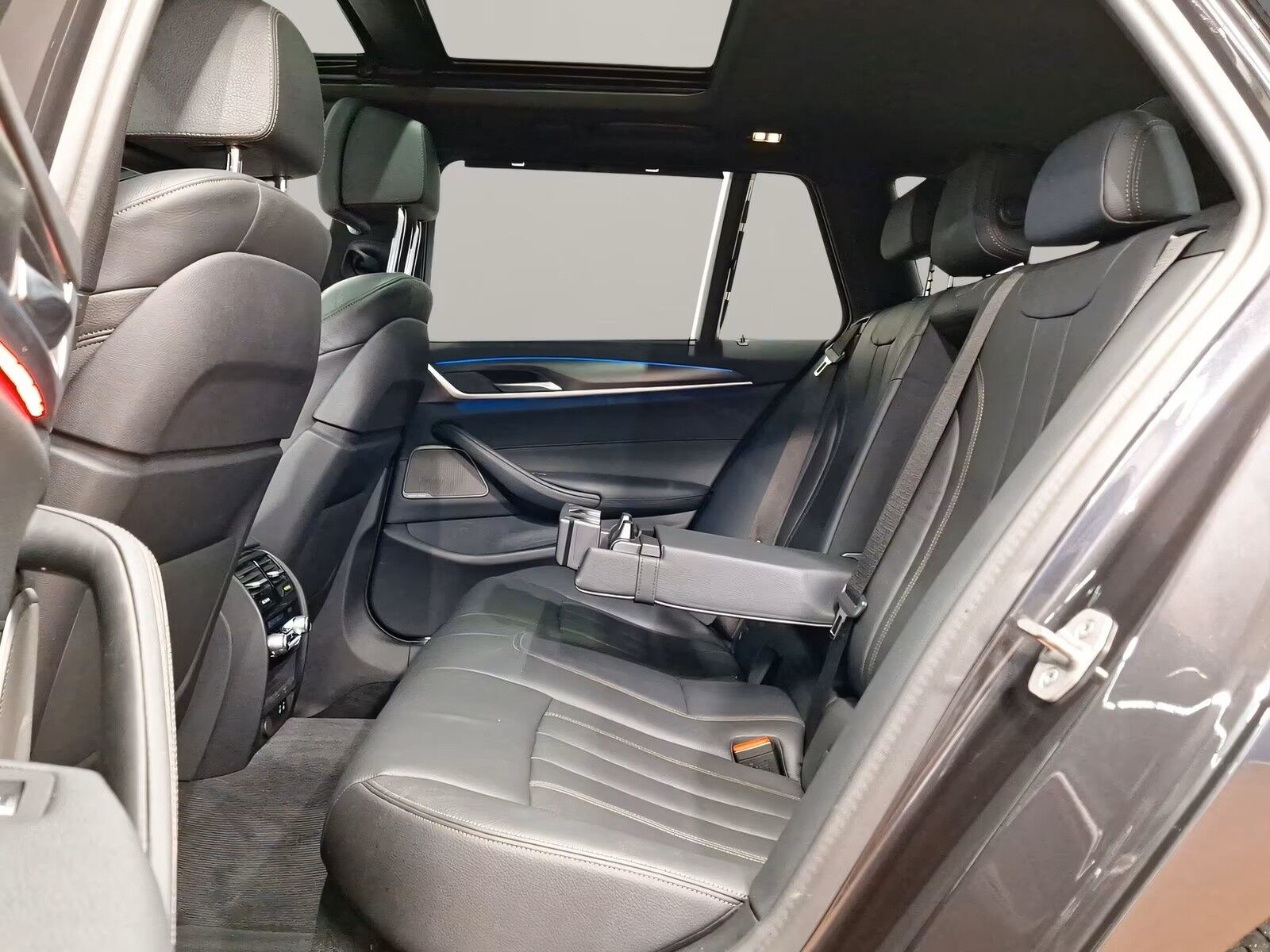 Billede af BMW 530e Touring 2,0 Plugin-hybrid M-Sport XDrive Steptronic 293HK Stc 8g Aut.