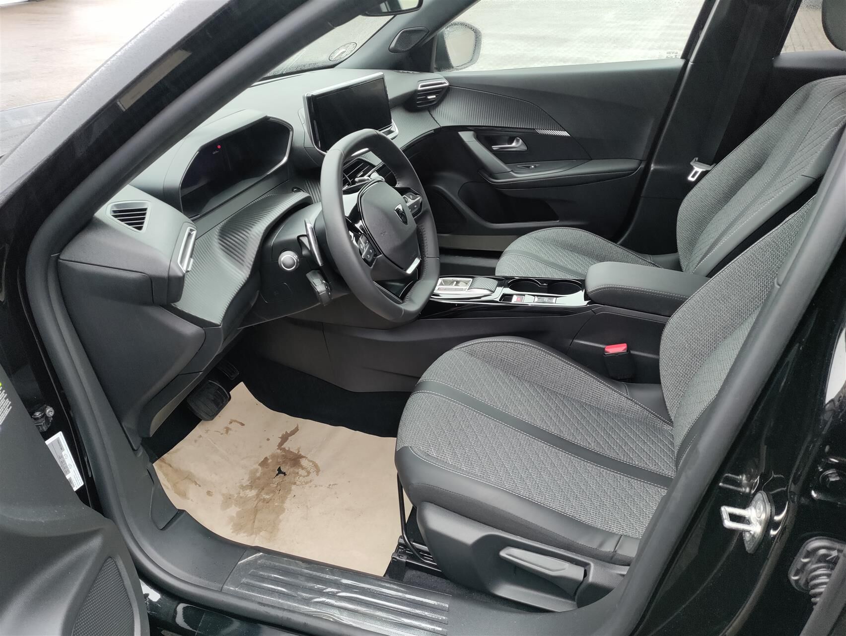 Billede af Peugeot 2008 1,2 PureTech Allure EAT8 130HK 5d 8g Aut.