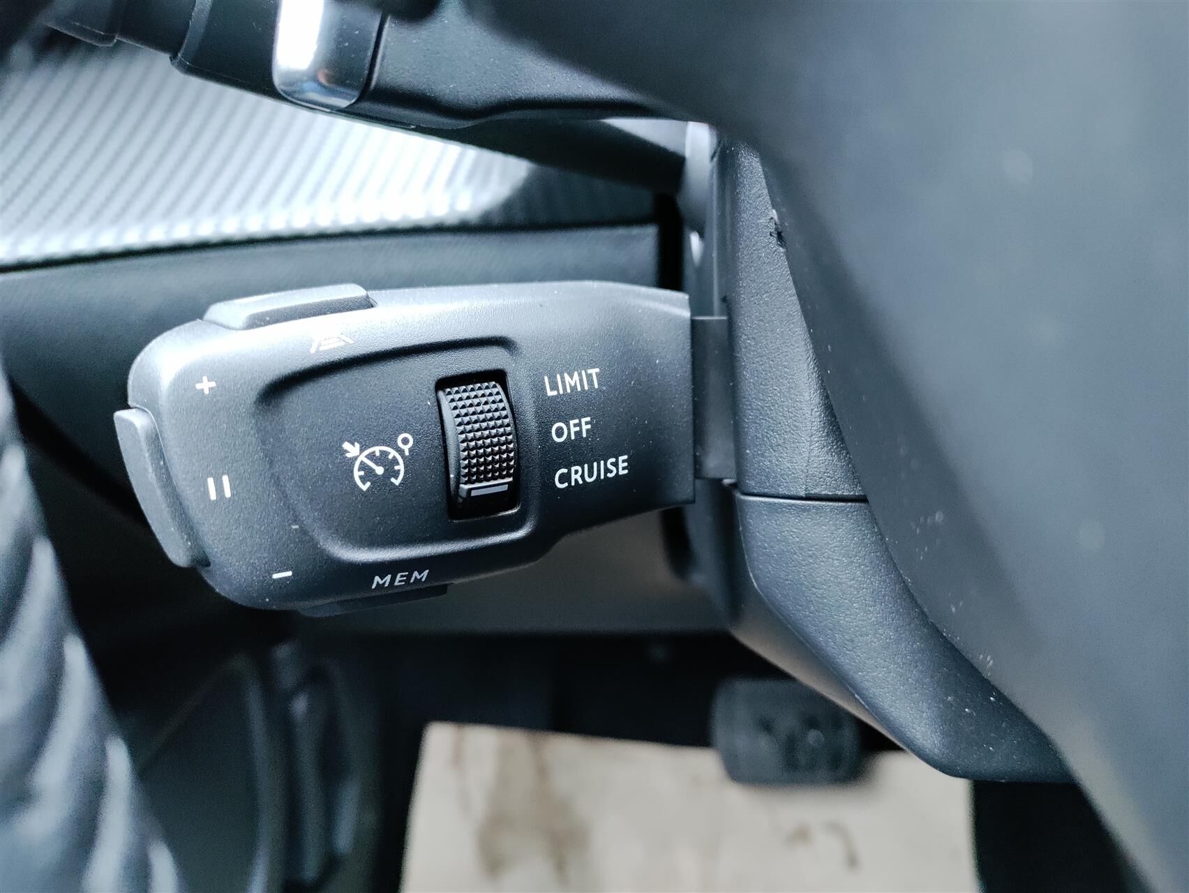 Billede af Peugeot 2008 1,2 PureTech Allure EAT8 130HK 5d 8g Aut.