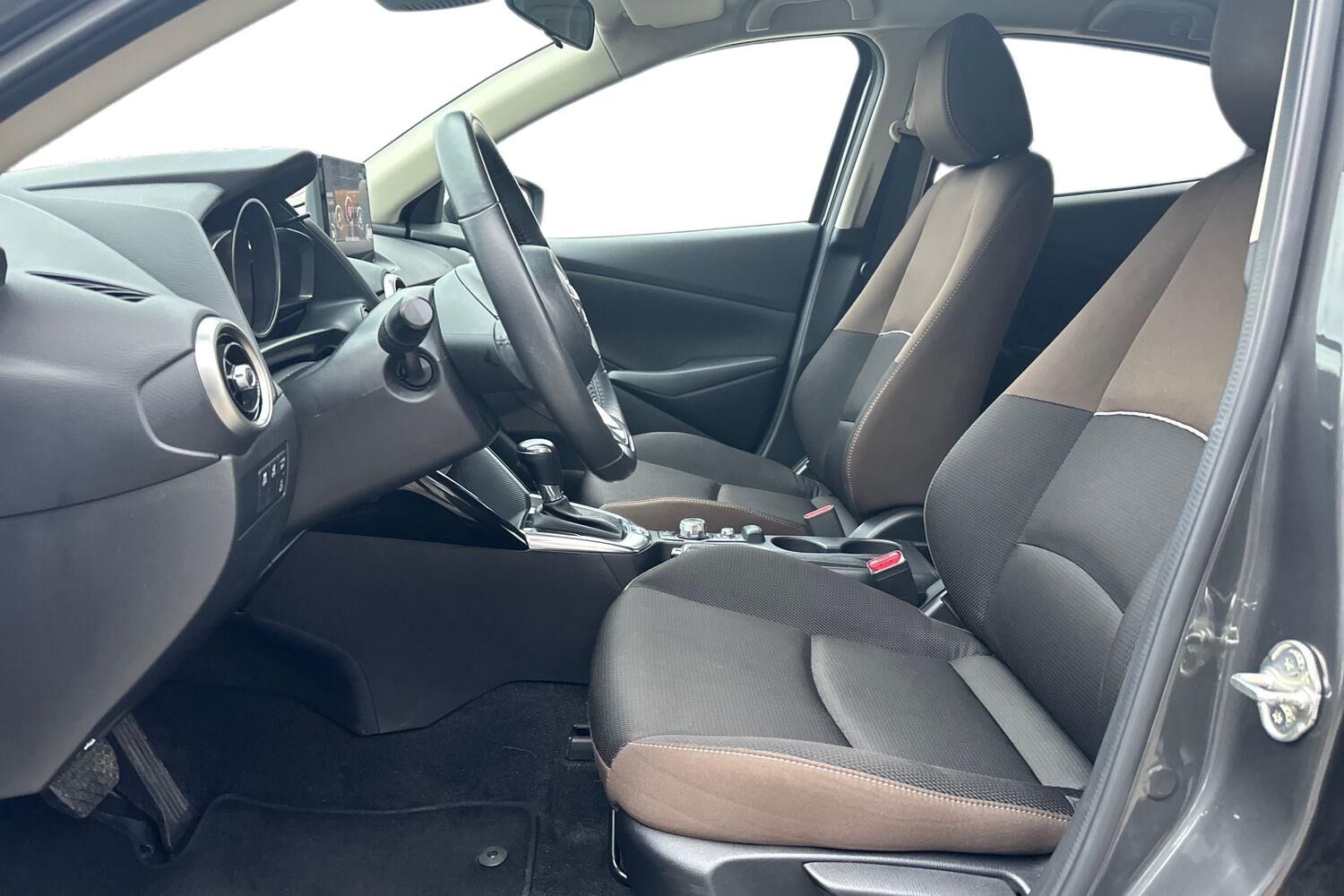 Billede af Mazda 2 1,5 Skyactiv-G Sky 90HK 5d 6g Aut.