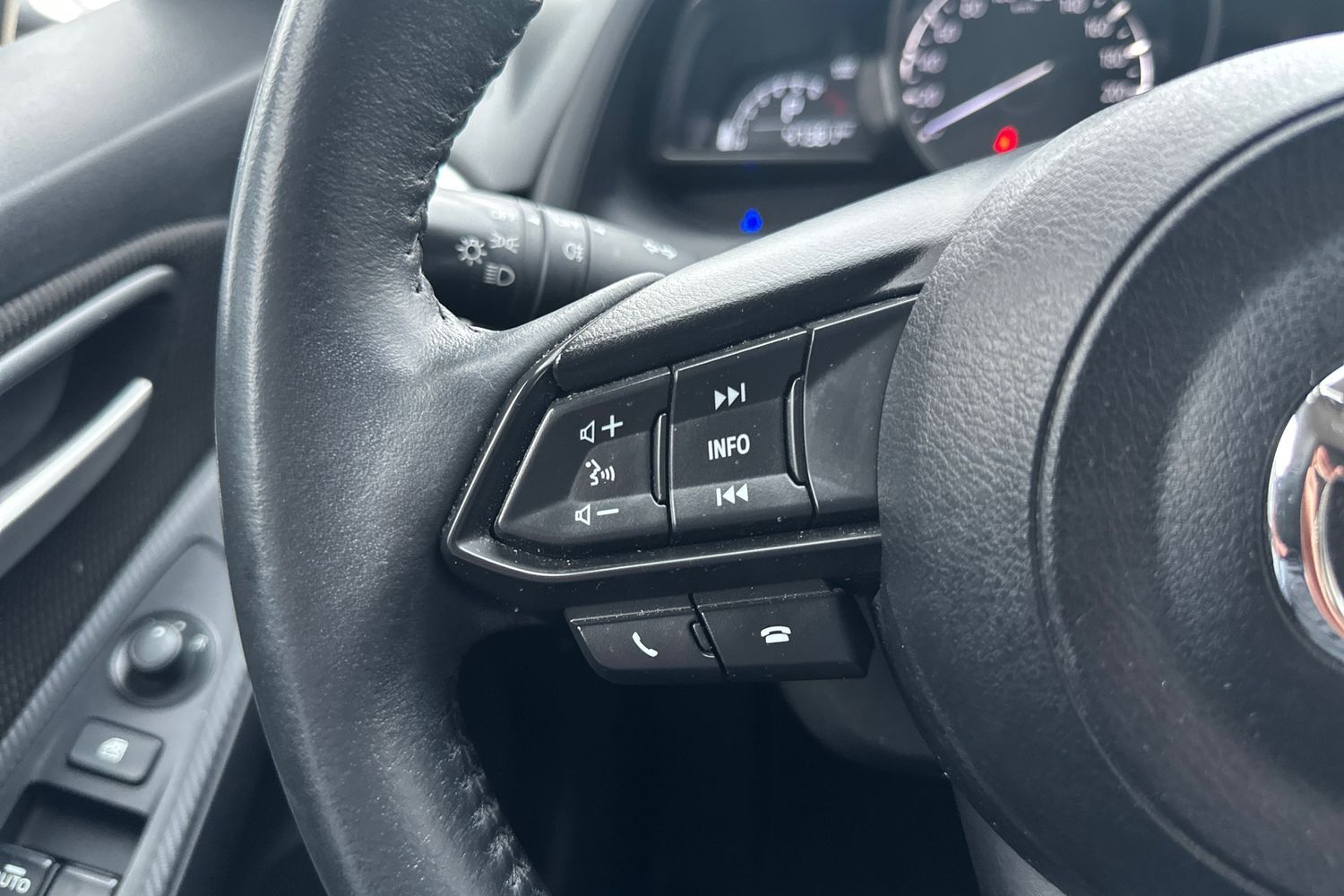 Billede af Mazda 2 1,5 Skyactiv-G Sky 90HK 5d 6g Aut.