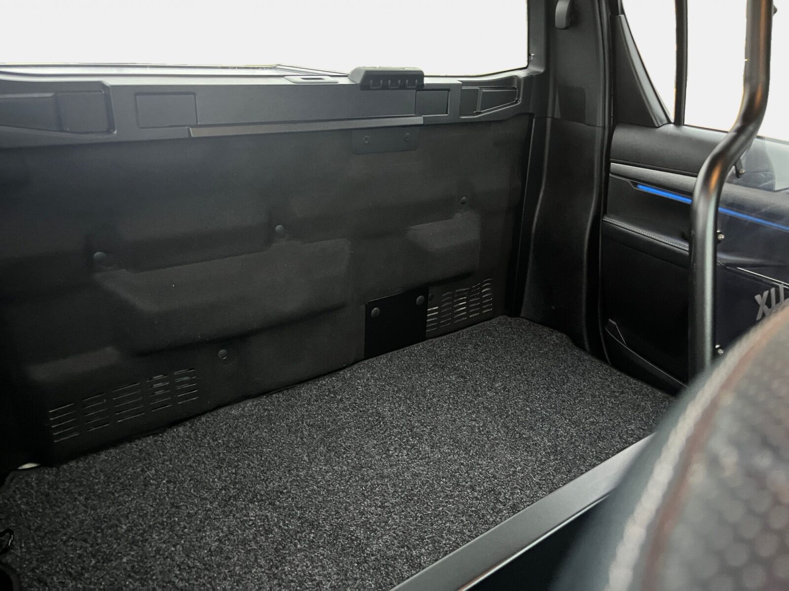 Billede af Toyota HiLux Dobb.Kab. 2,8 D-4D T4 Invincible AWD 204HK DobKab Aut.