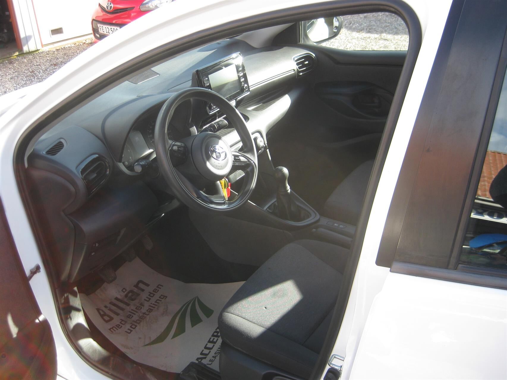 Billede af Toyota Yaris 1,0 VVT-I T1 72HK 5d