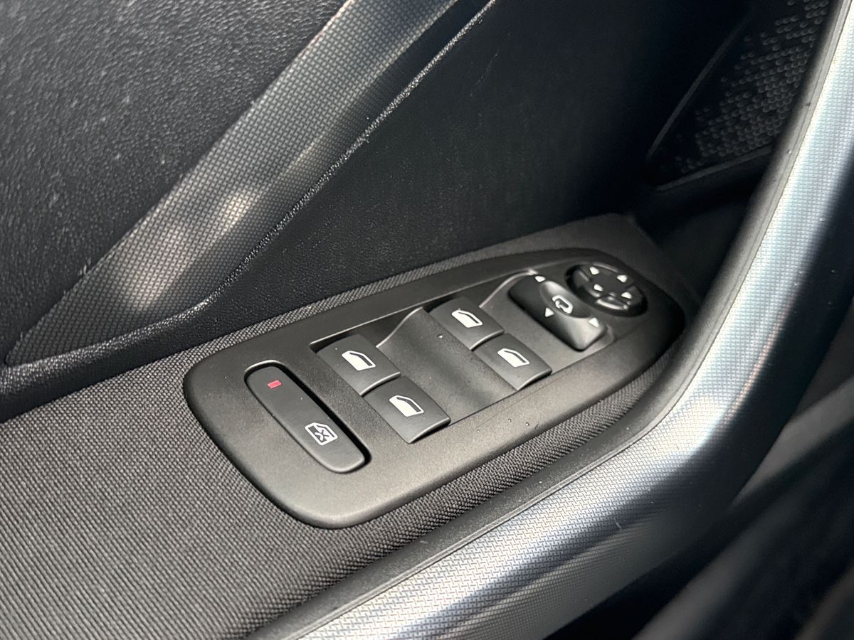 Billede af Peugeot 2008 1,2 e-THP Desire Sky EAT6 110HK 6g Aut.