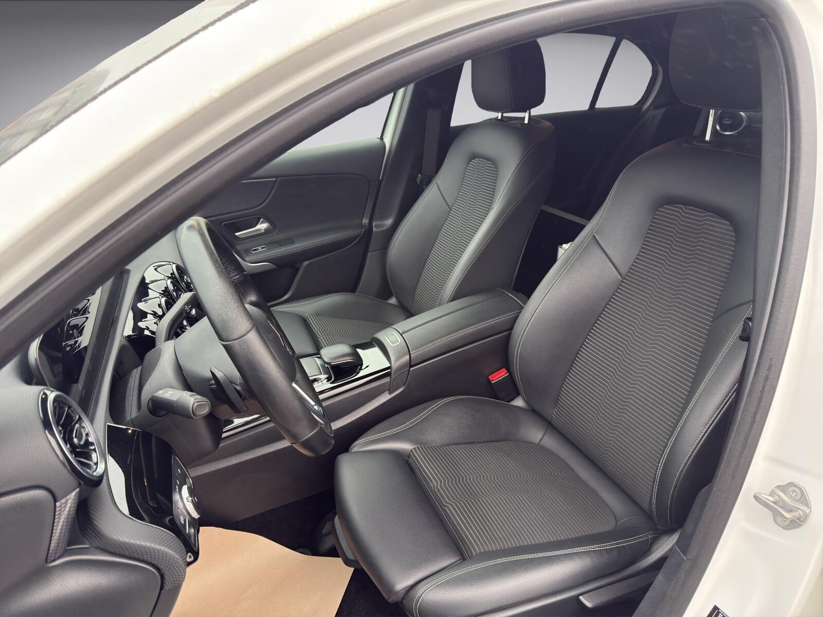 Billede af Mercedes-Benz A200 d 2,0 D Business 8G-DCT 150HK 5d 8g Aut.