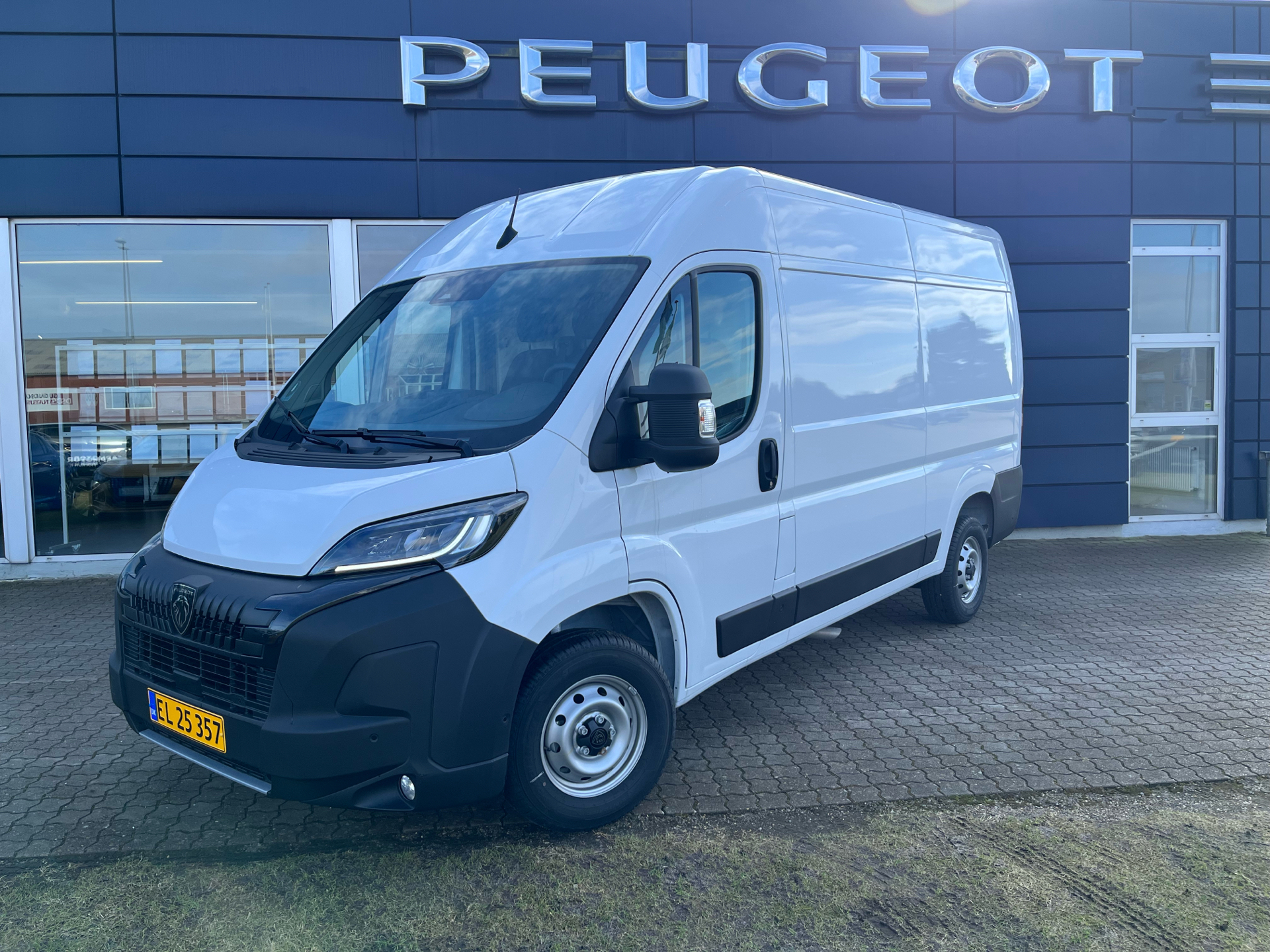 Billede af Peugeot Boxer 333 L2H2 2,2 BlueHDi Premium 140HK Van 6g