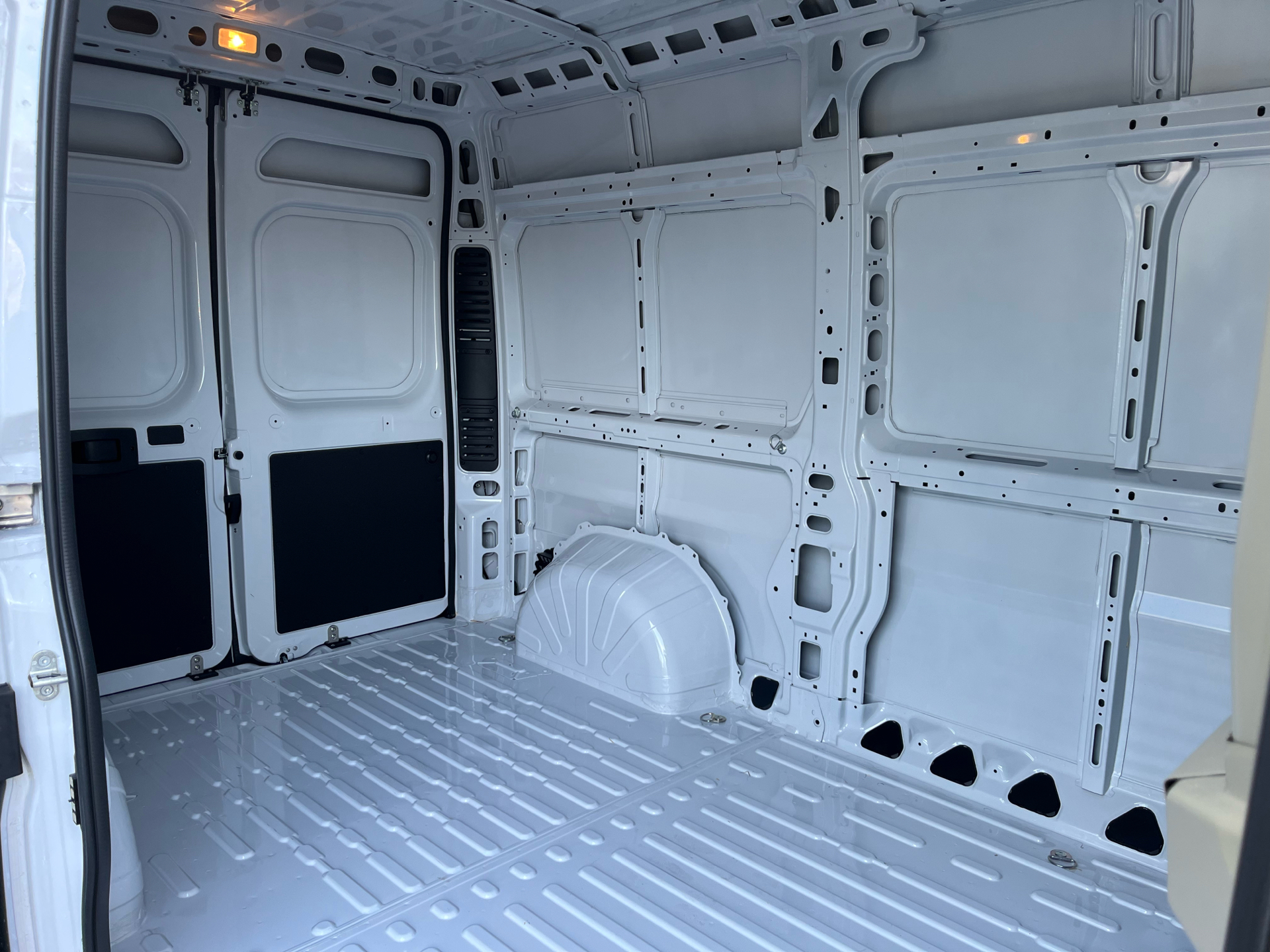 Billede af Peugeot Boxer 333 L2H2 2,2 BlueHDi Premium 140HK Van 6g