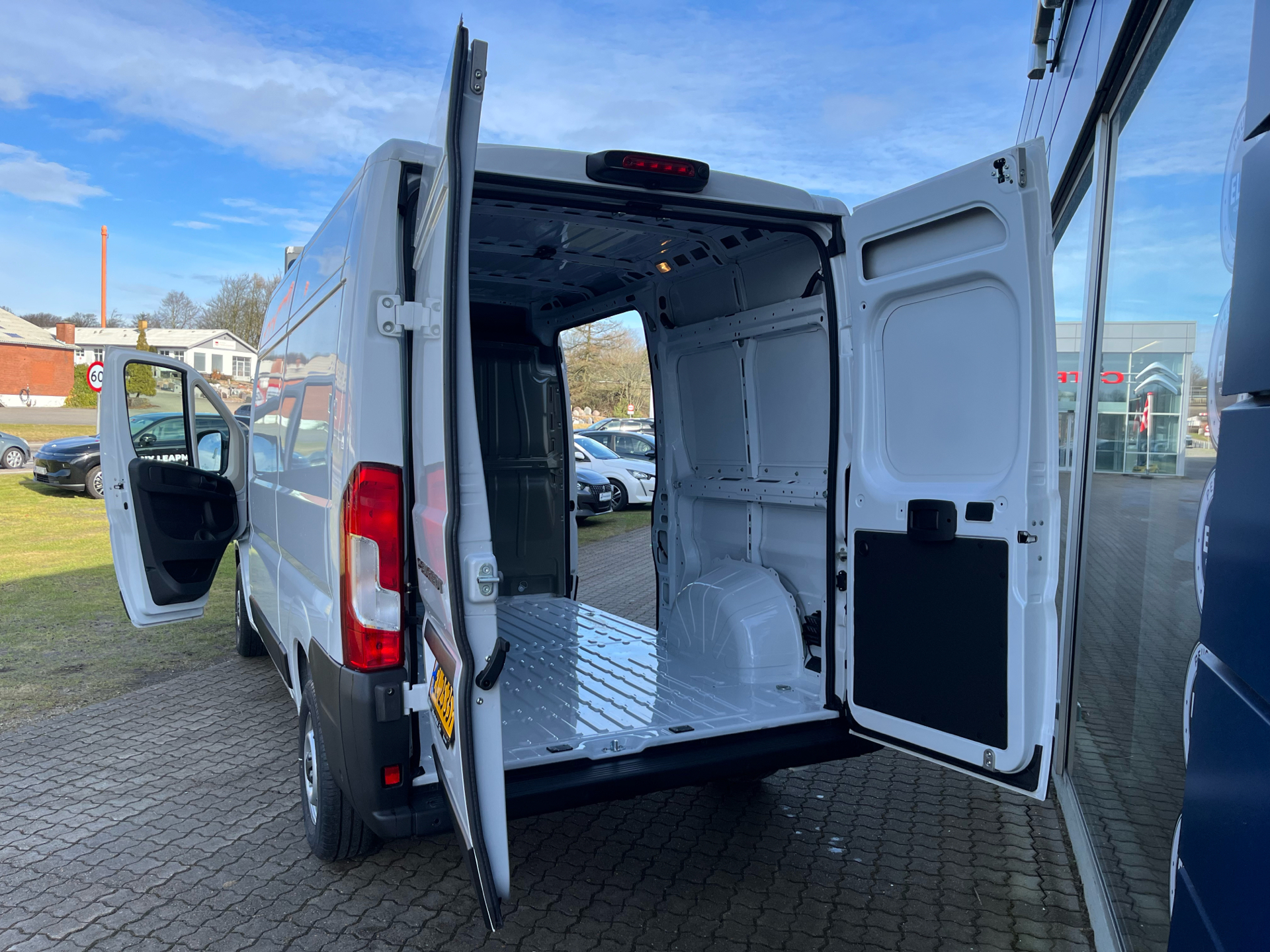 Billede af Peugeot Boxer 333 L2H2 2,2 BlueHDi Premium 140HK Van 6g