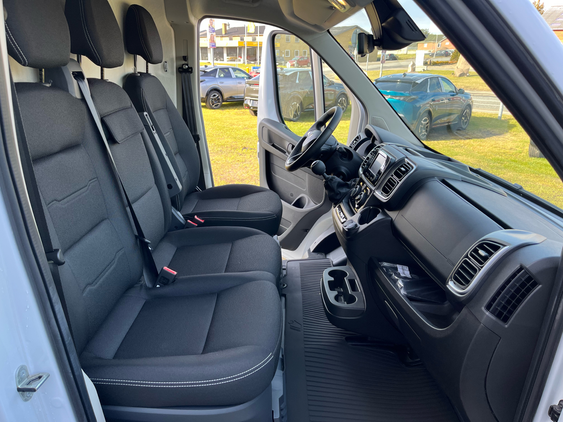 Billede af Peugeot Boxer 333 L2H2 2,2 BlueHDi Premium 140HK Van 6g