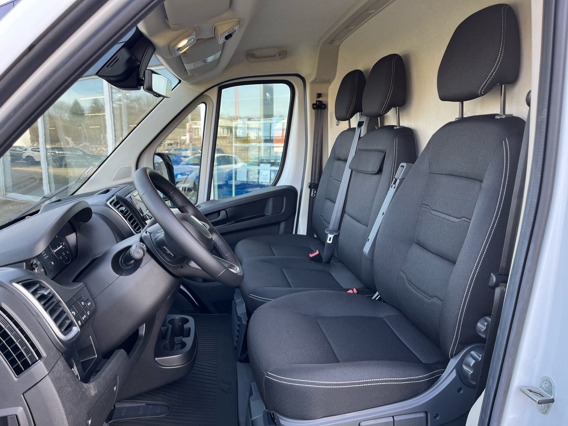 Billede af Peugeot Boxer 333 L2H2 2,2 BlueHDi Premium 140HK Van 6g