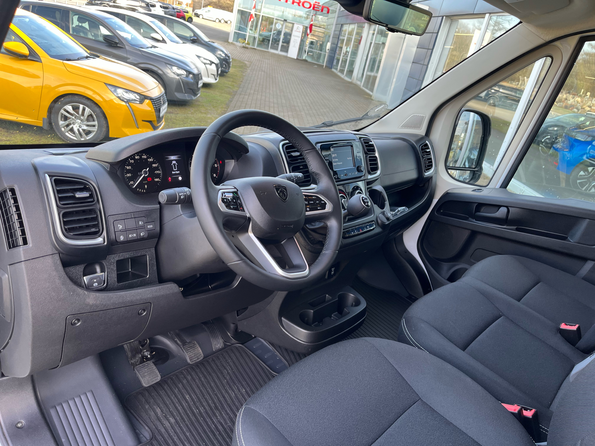 Billede af Peugeot Boxer 333 L2H2 2,2 BlueHDi Premium 140HK Van 6g