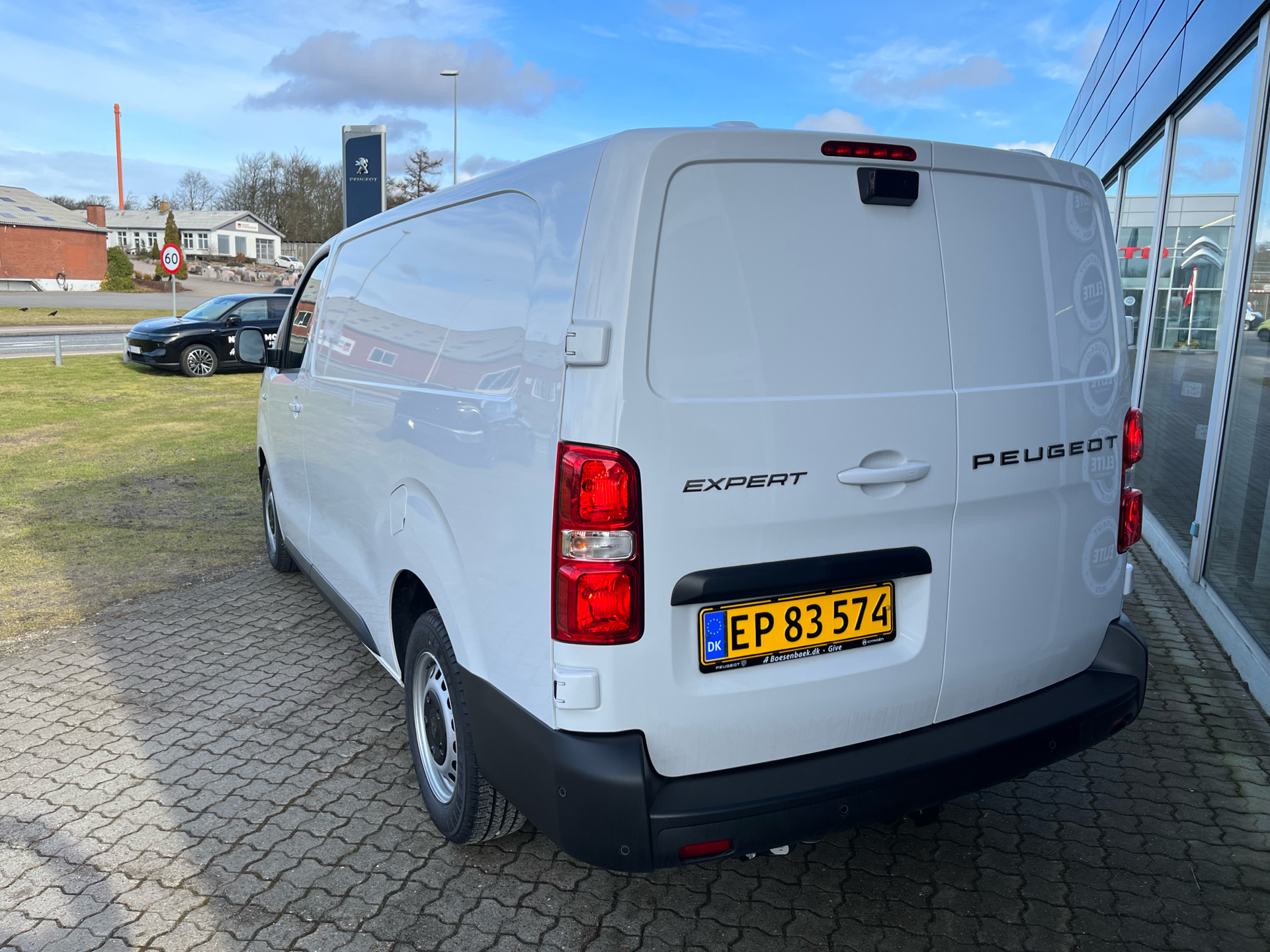 Billede af Peugeot Expert L3 2,0 BlueHDi Premium EAT8 144HK Van 8g Aut.