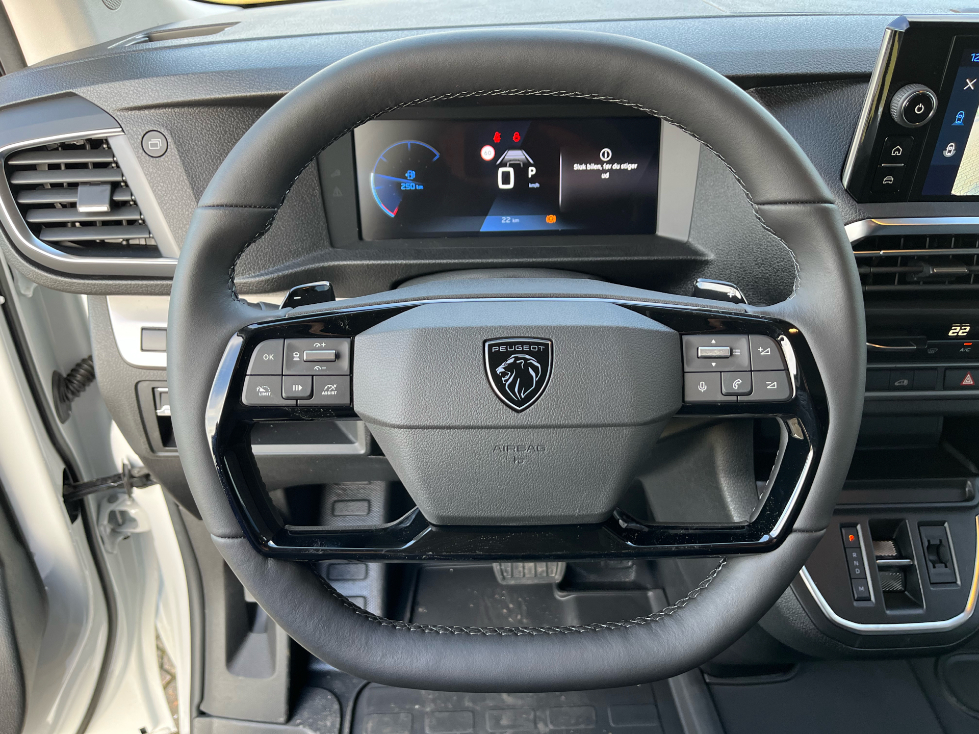 Billede af Peugeot Expert L3 2,0 BlueHDi Premium EAT8 144HK Van 8g Aut.