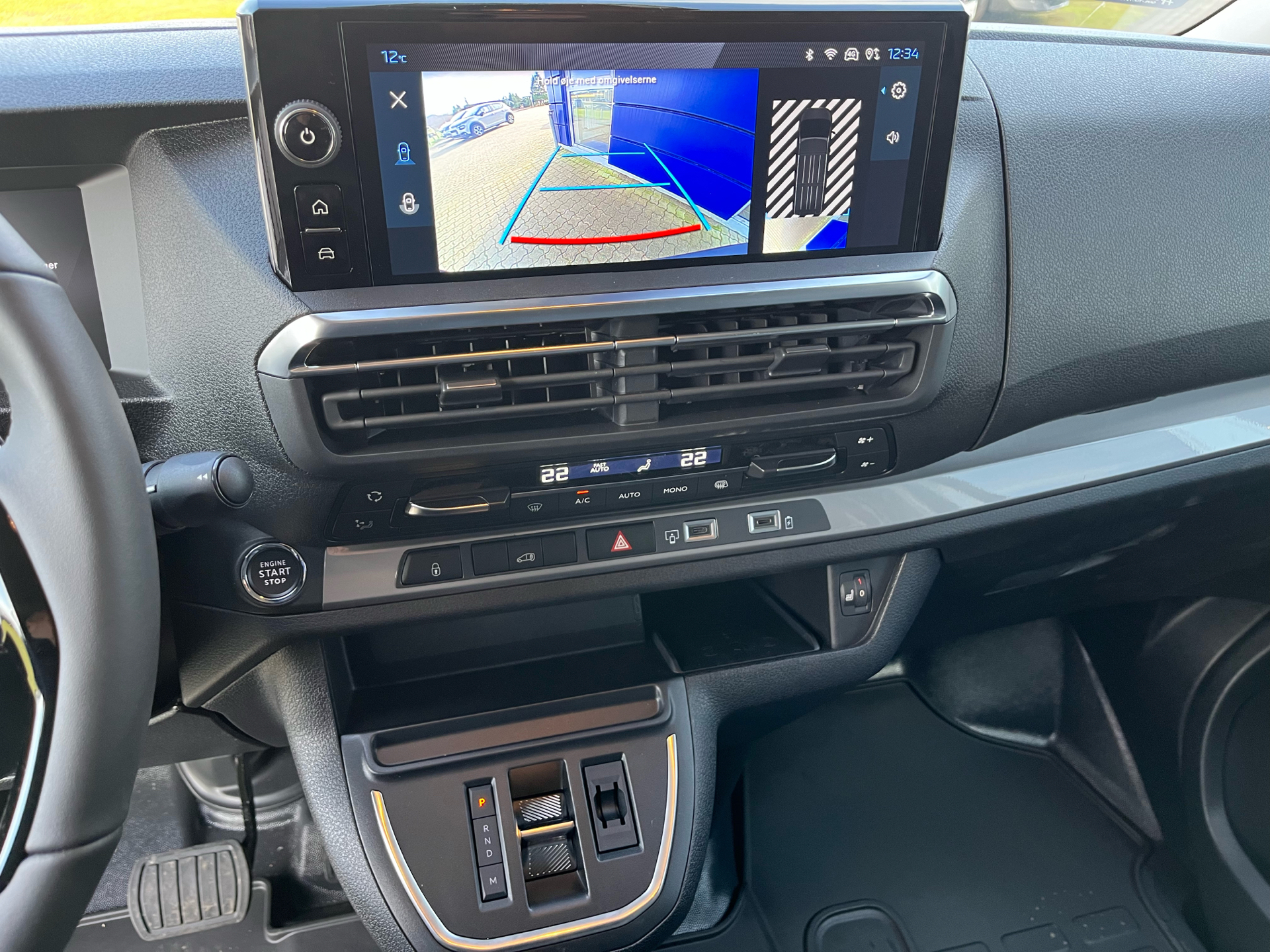 Billede af Peugeot Expert L3 2,0 BlueHDi Premium EAT8 144HK Van 8g Aut.