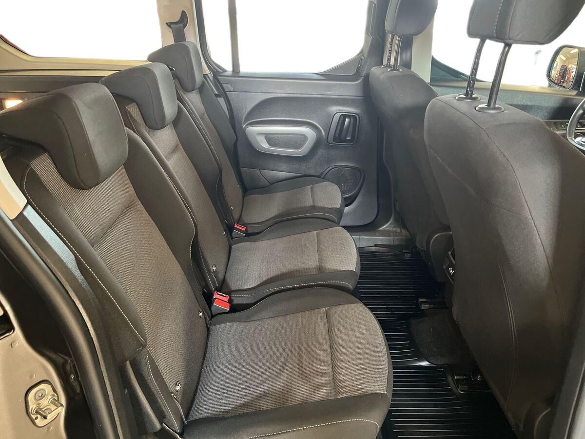 Billede af Toyota Proace City Verso Long 1,2 Family To Skydedør, Bagklap 130HK 6g Aut.