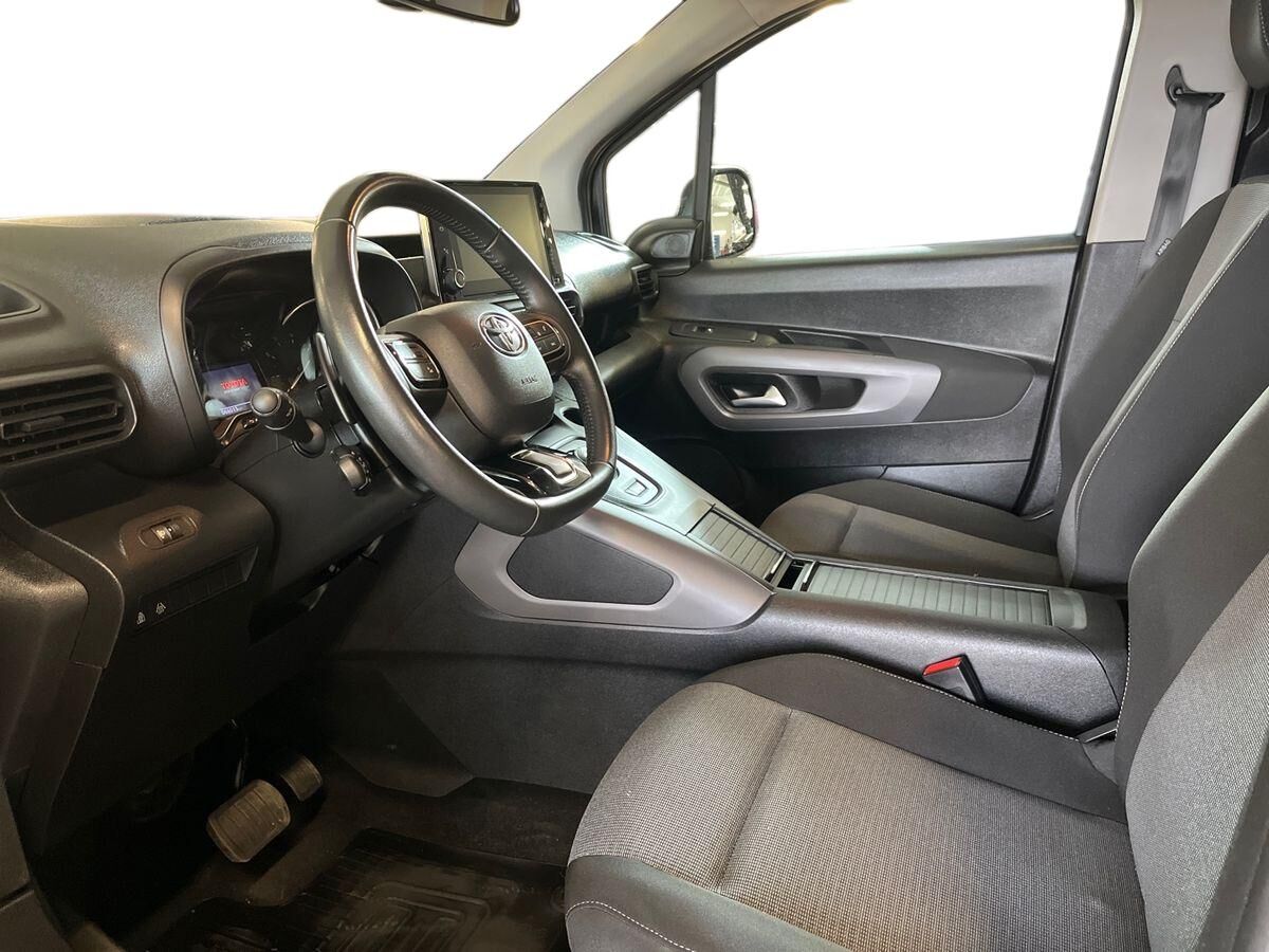 Billede af Toyota Proace City Verso Long 1,2 Family To Skydedør, Bagklap 130HK 6g Aut.