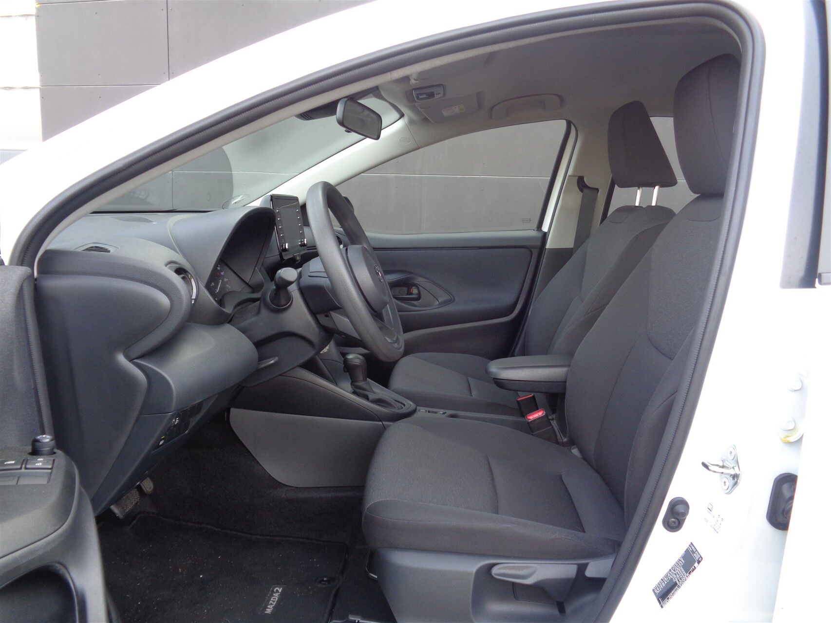 Billede af Mazda 2 1,5 VVT-I  Hybrid Pure CVT 116HK 5d Trinl. Gear