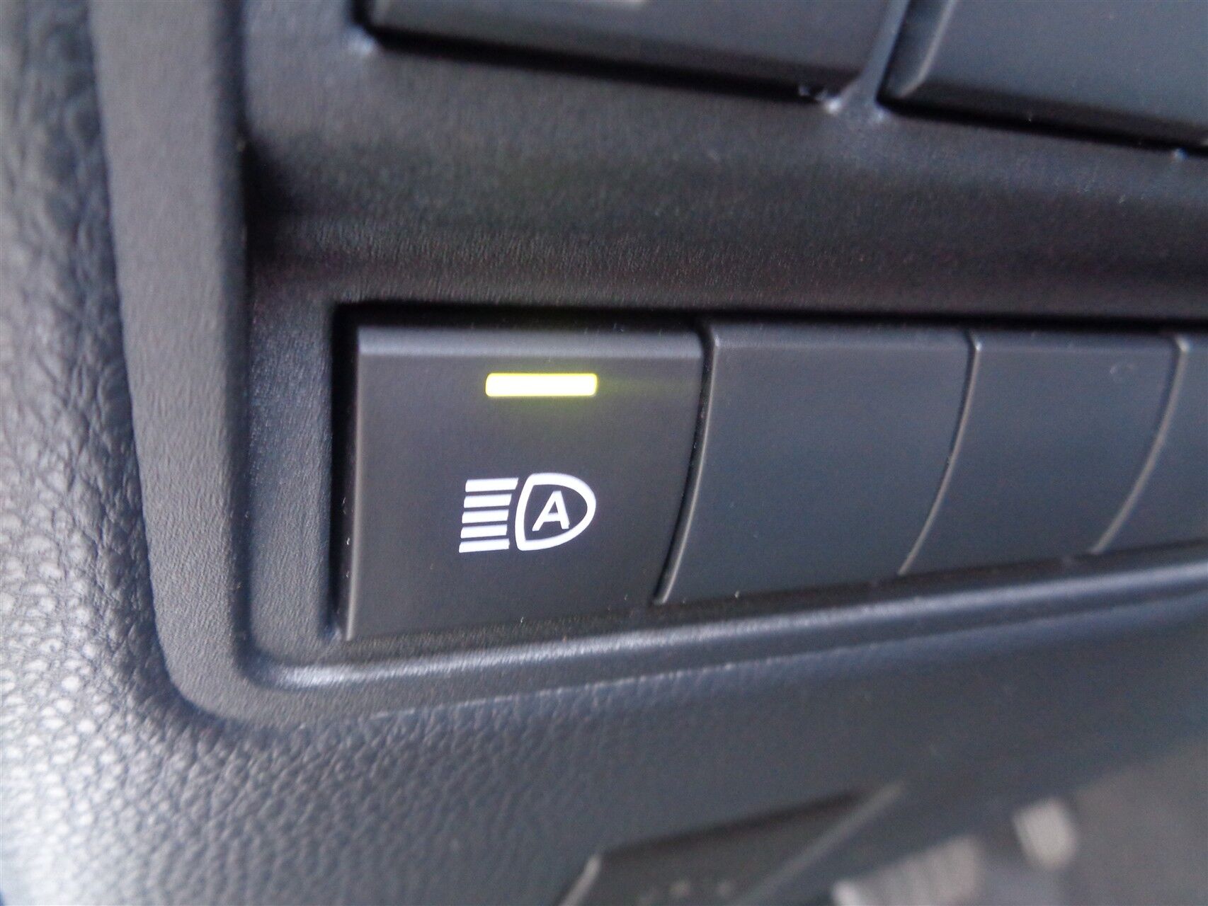 Billede af Mazda 2 1,5 VVT-I  Hybrid Pure CVT 116HK 5d Trinl. Gear