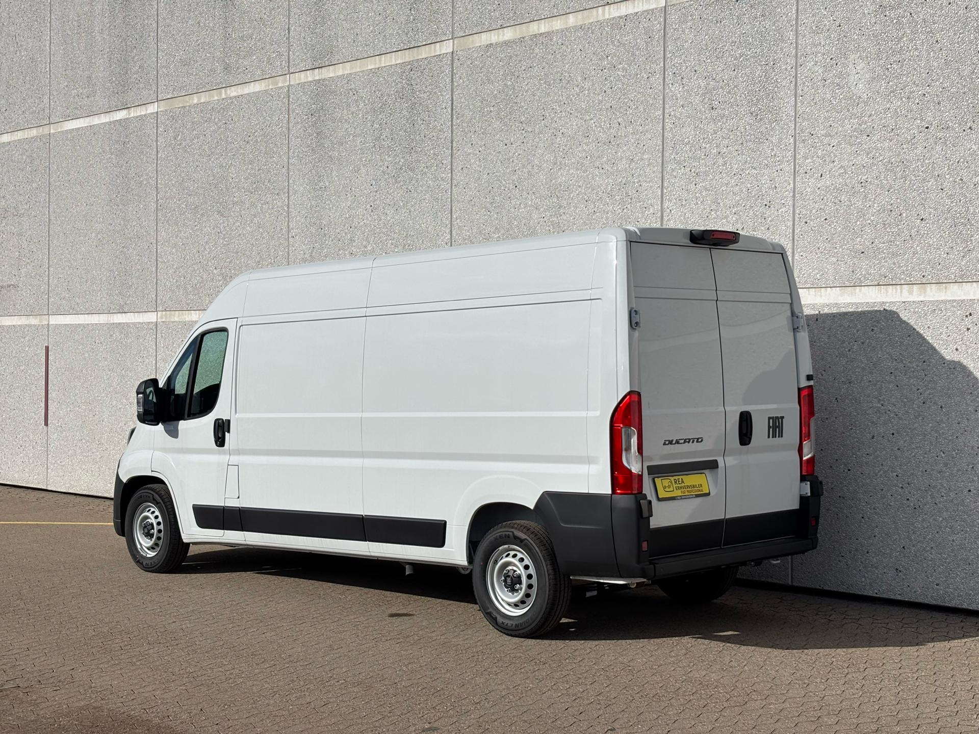 Billede af Fiat Ducato 35M L3H2 2,2 Multijet Pro 180HK Van 8g Aut.