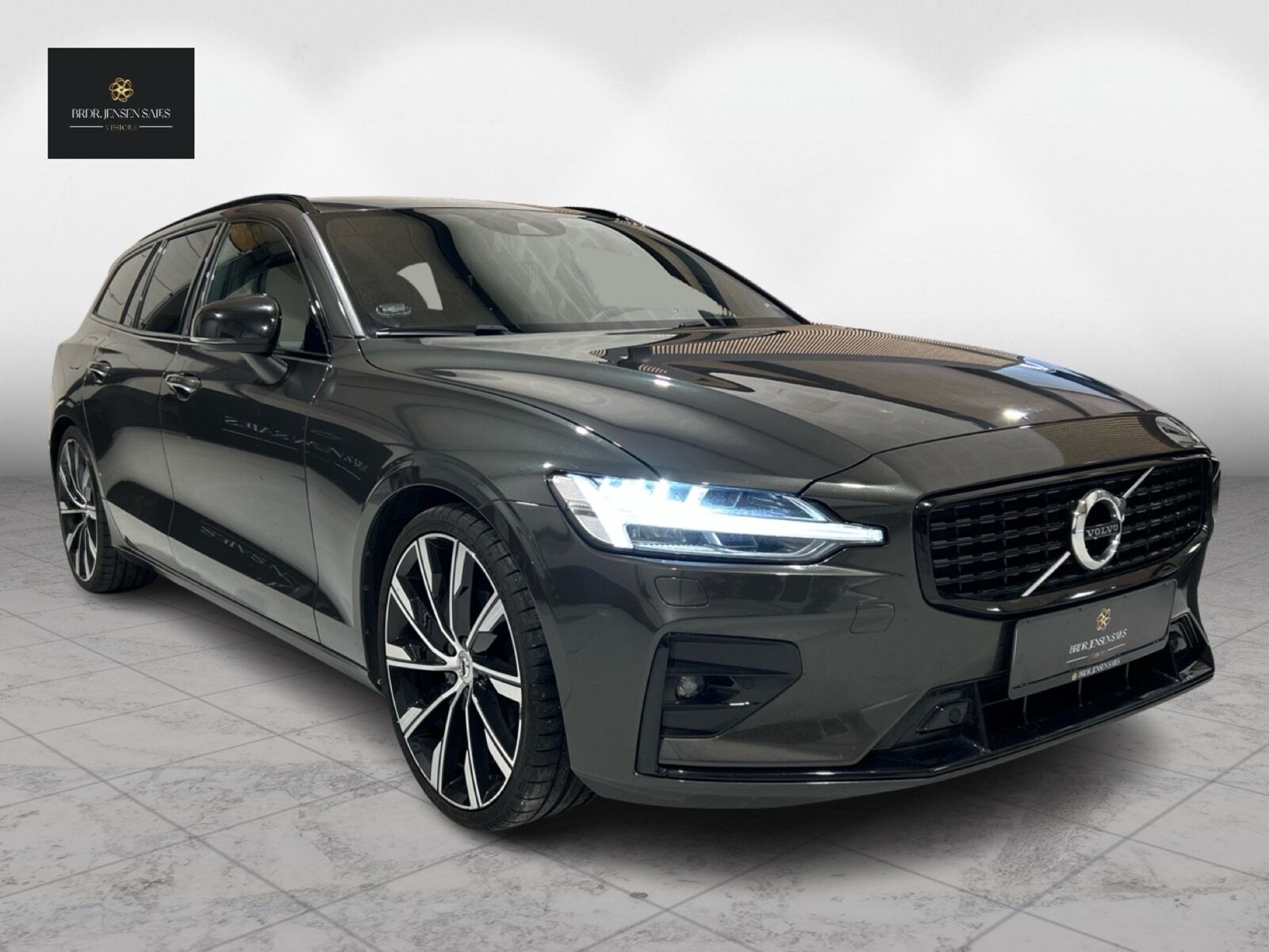 Billede af Volvo V60 2,0 B4 R-design 197HK Stc 8g Aut.