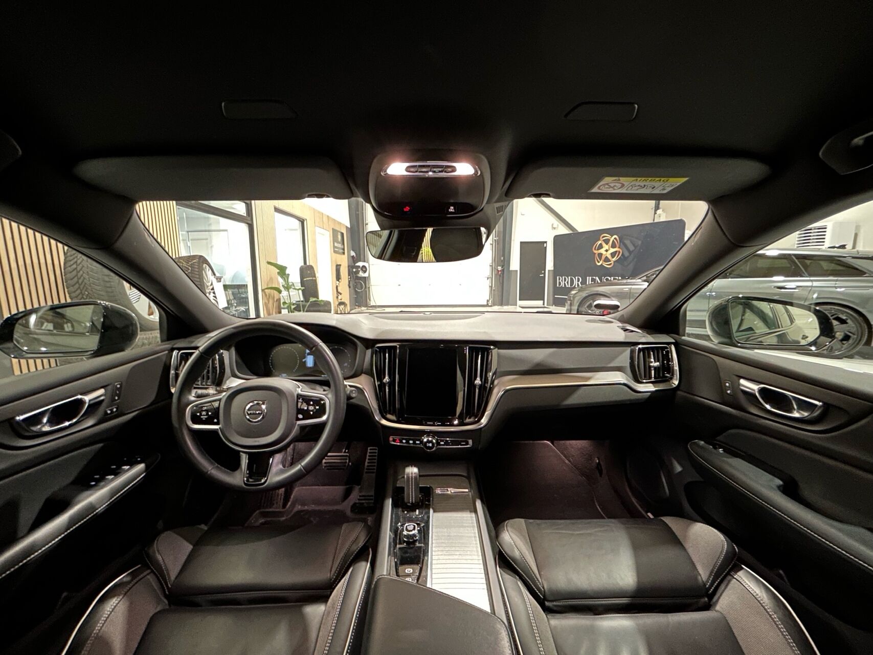 Billede af Volvo V60 2,0 B4 R-design 197HK Stc 8g Aut.