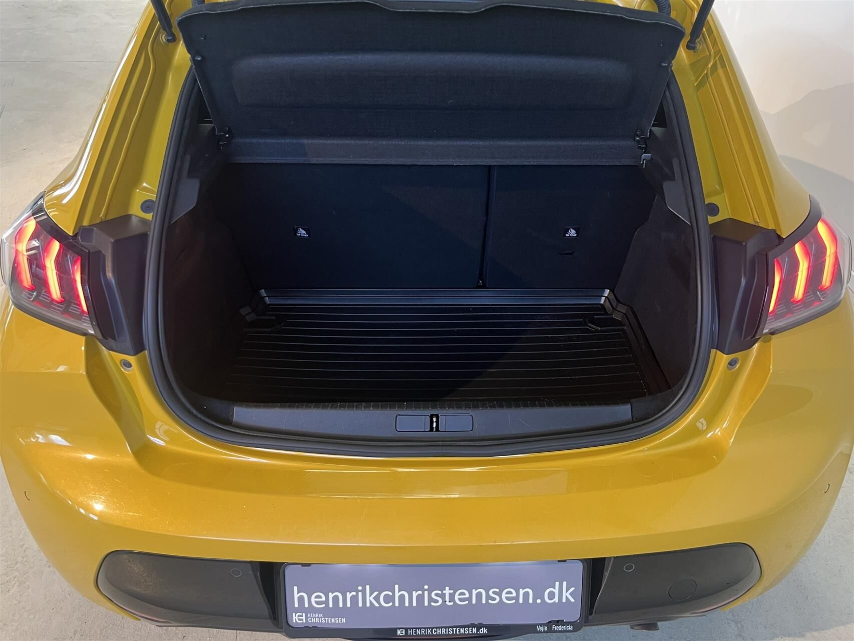 Billede af Peugeot 208 1,2 PureTech Allure Grand EAT8 100HK 5d 8g Aut.