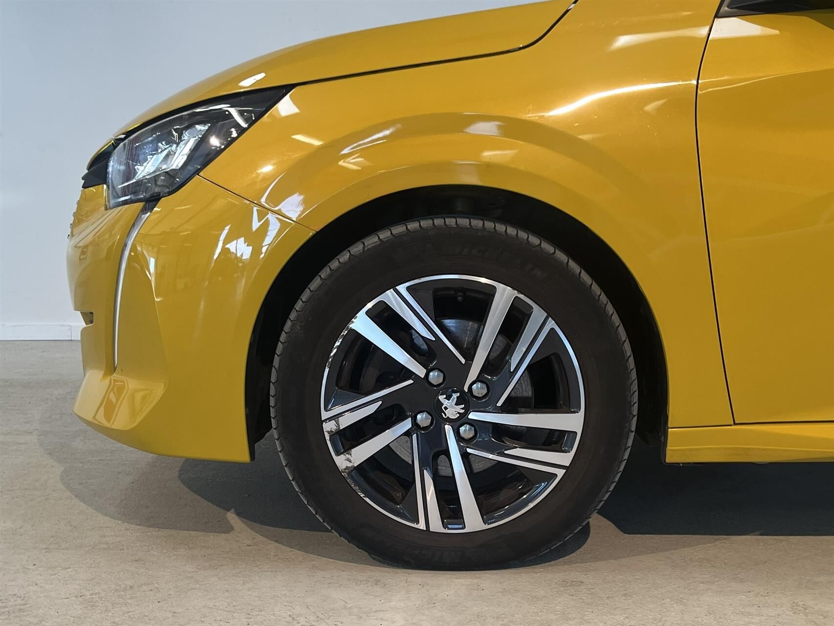 Billede af Peugeot 208 1,2 PureTech Allure Grand EAT8 100HK 5d 8g Aut.