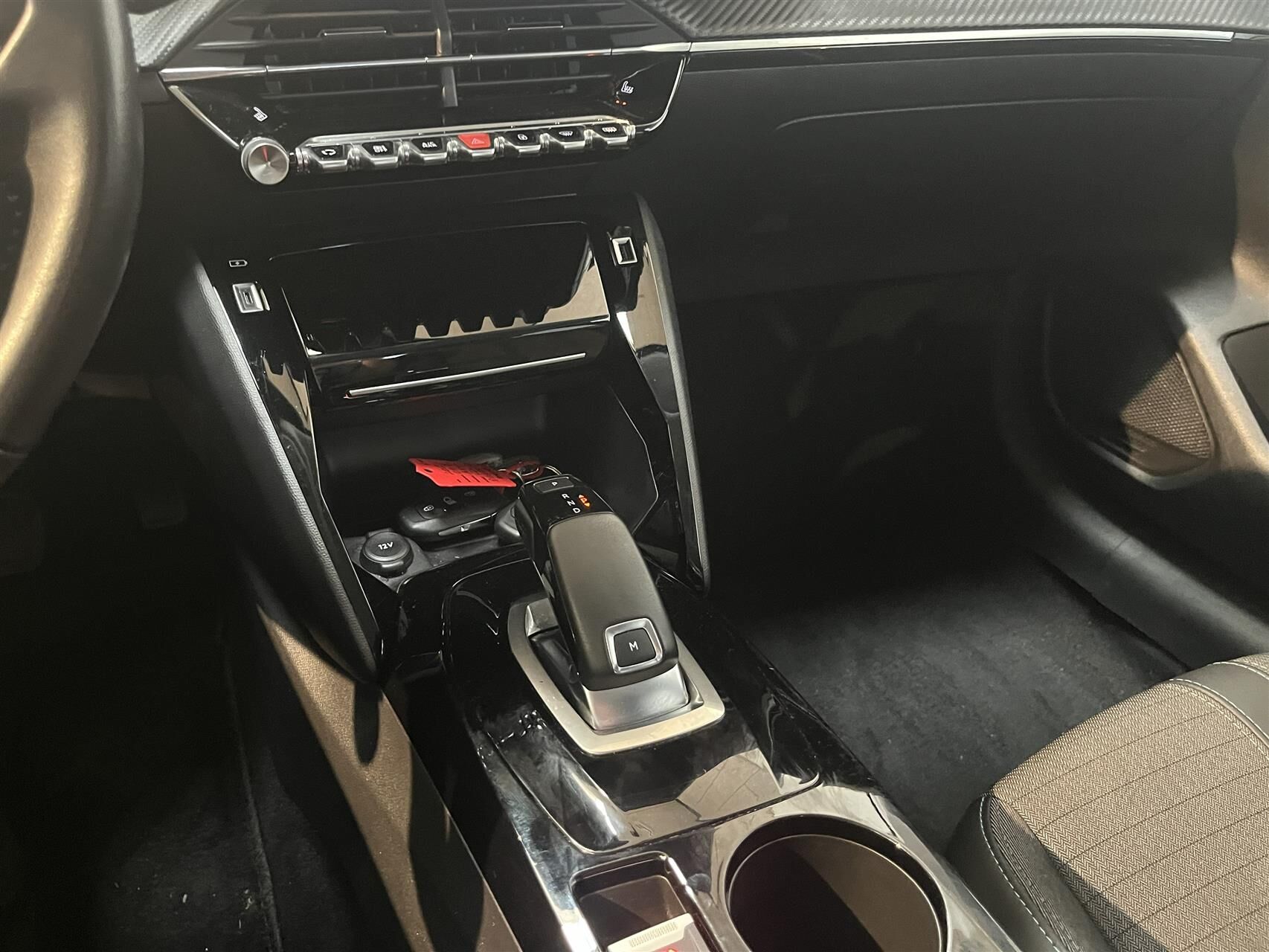 Billede af Peugeot 208 1,2 PureTech Allure Grand EAT8 100HK 5d 8g Aut.