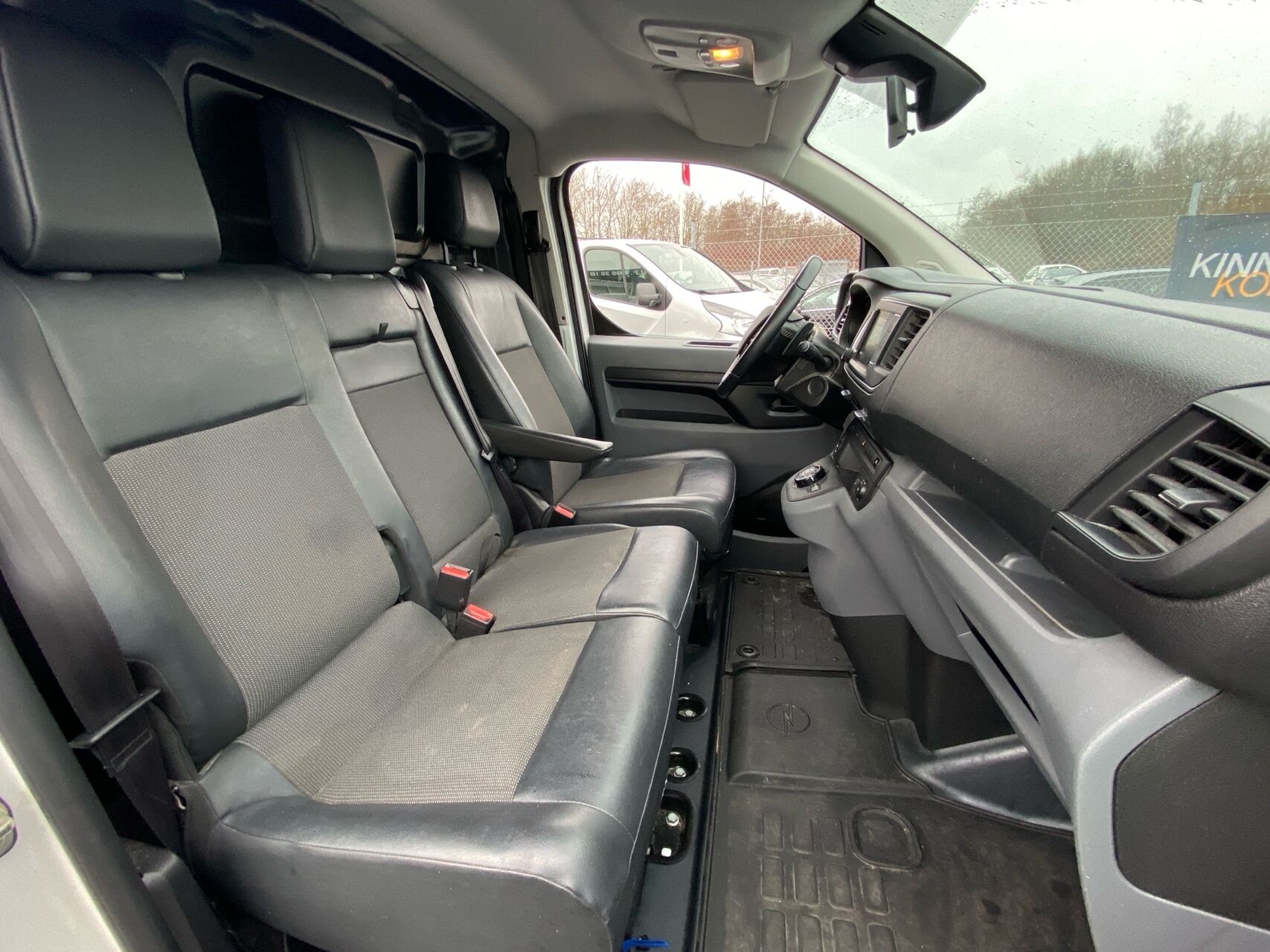 Billede af Opel Vivaro L2V1 2,0 D Enjoy AT8 122HK Van 8g Aut.
