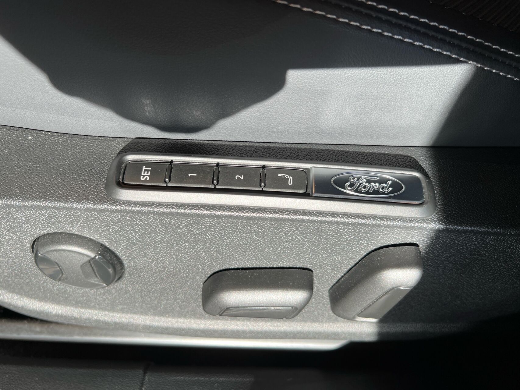 Billede af Ford Explorer EL UR Select AWD 340HK 5d Aut.