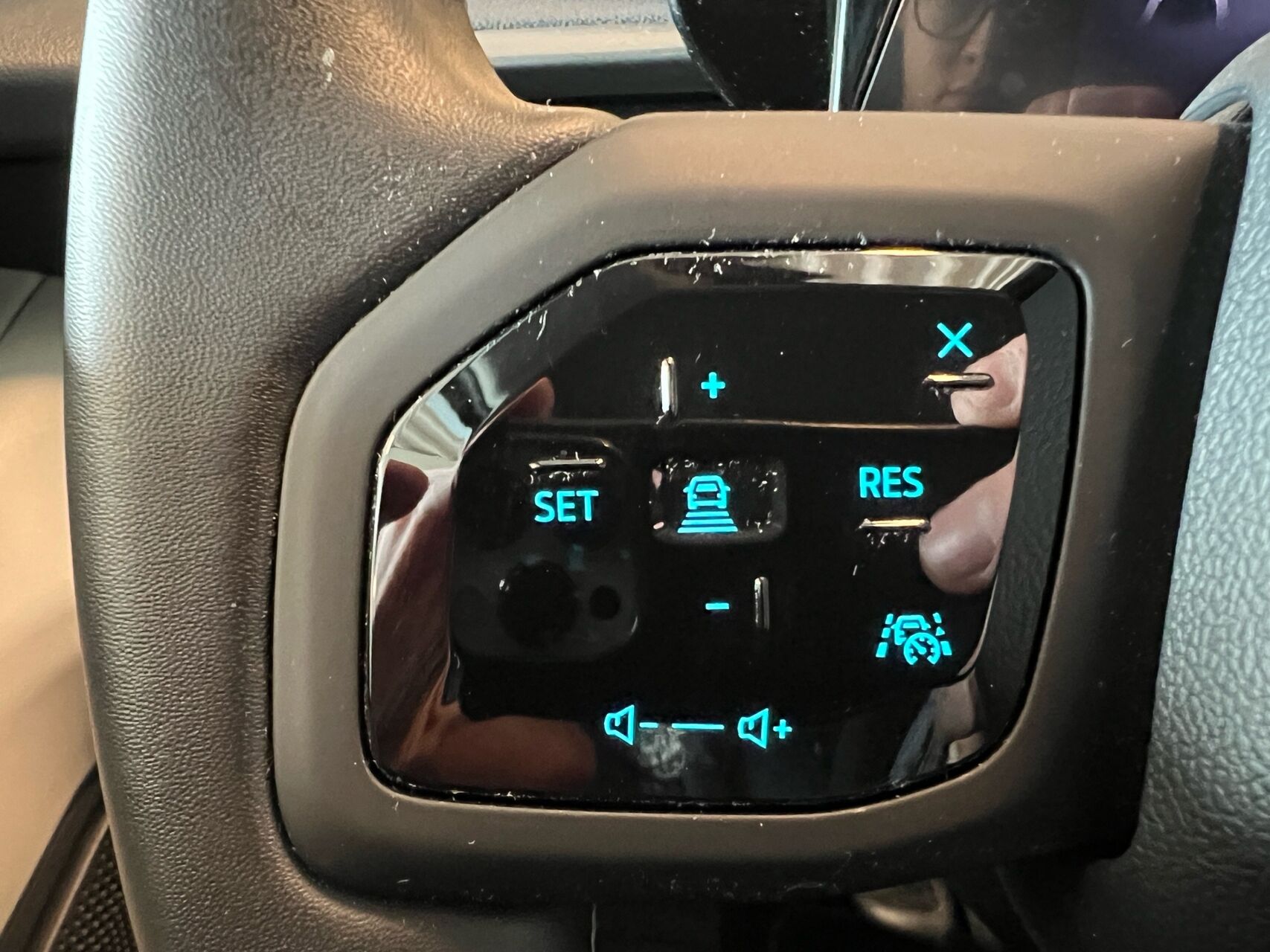 Billede af Ford Explorer EL UR Select AWD 340HK 5d Aut.