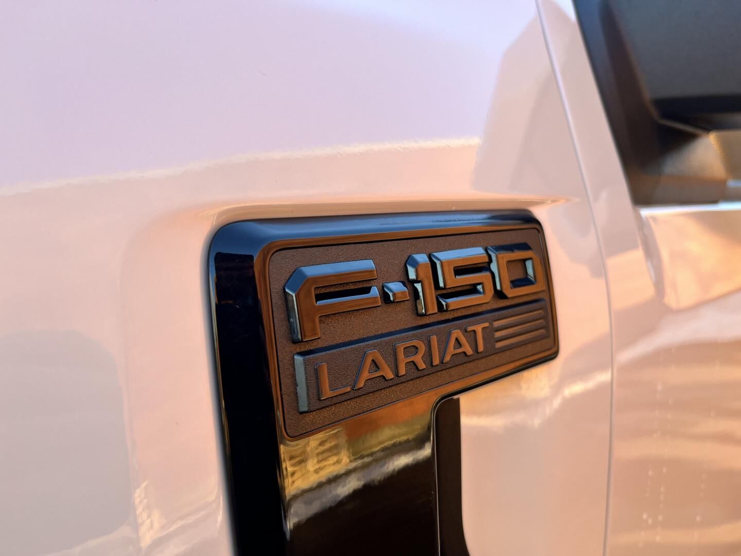 Billede af Ford F 150 5,0 Lariat 4x4 405HK Pick-Up 10g Aut.