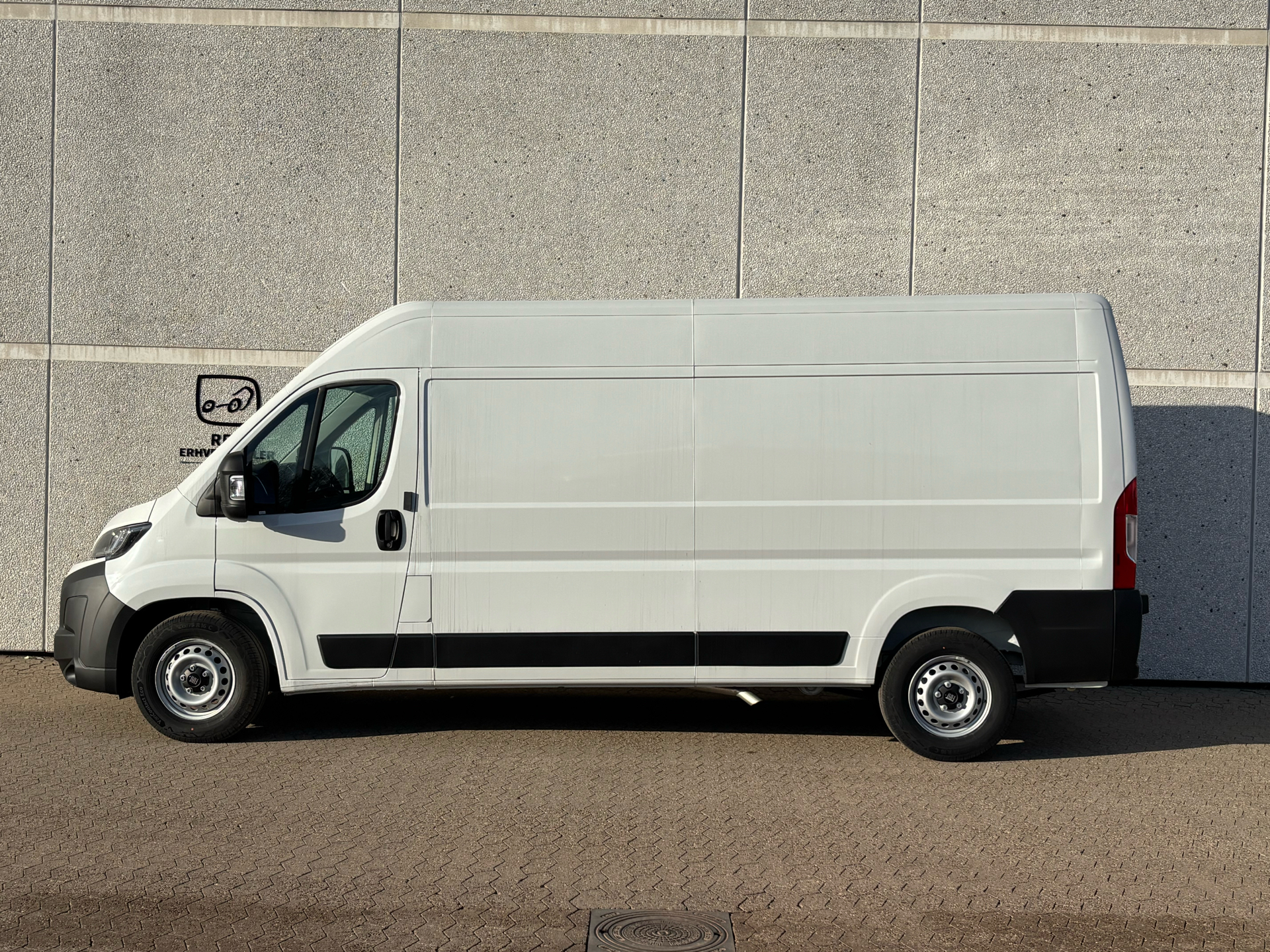 Billede af Fiat Ducato 35M L3H2 2,2 Multijet Pro 180HK Van 8g Aut.