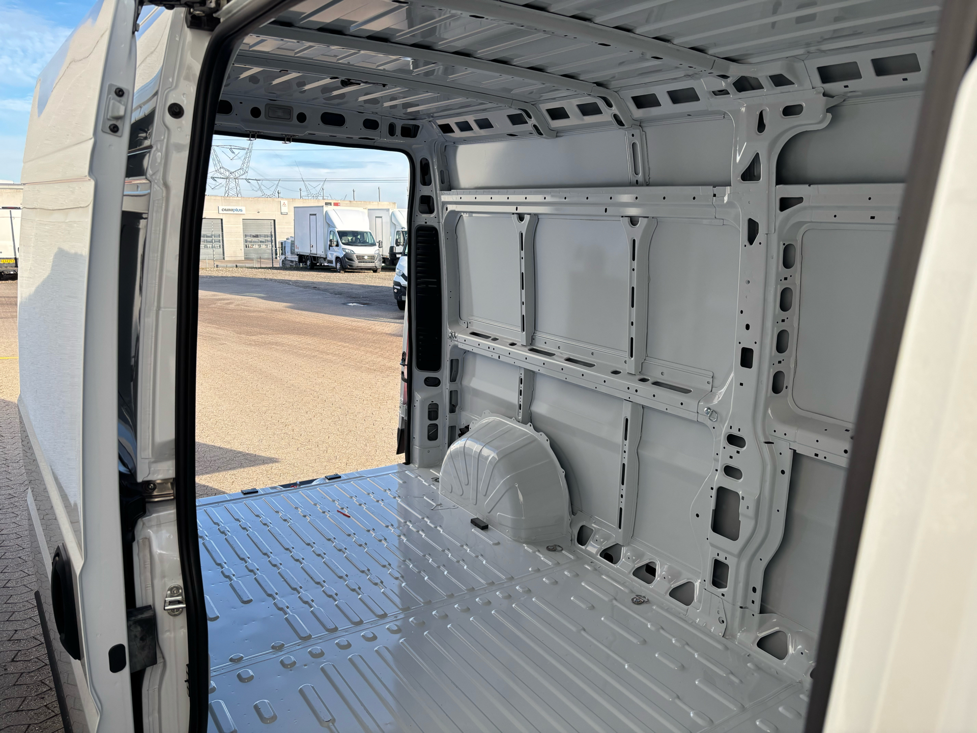 Billede af Fiat Ducato 35M L3H2 2,2 Multijet Pro 180HK Van 8g Aut.