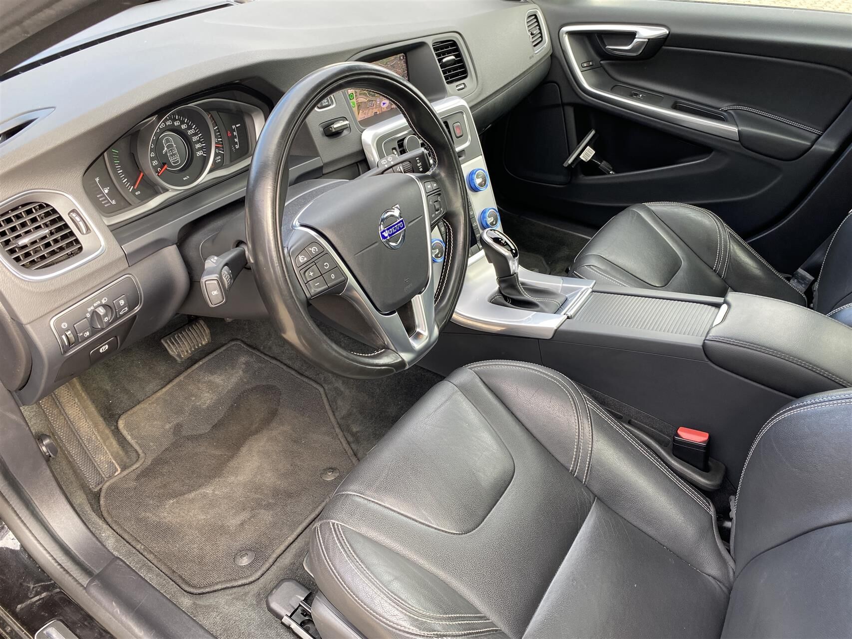 Billede af Volvo V60 2,0 D2 Momentum 120HK Stc 6g Aut.