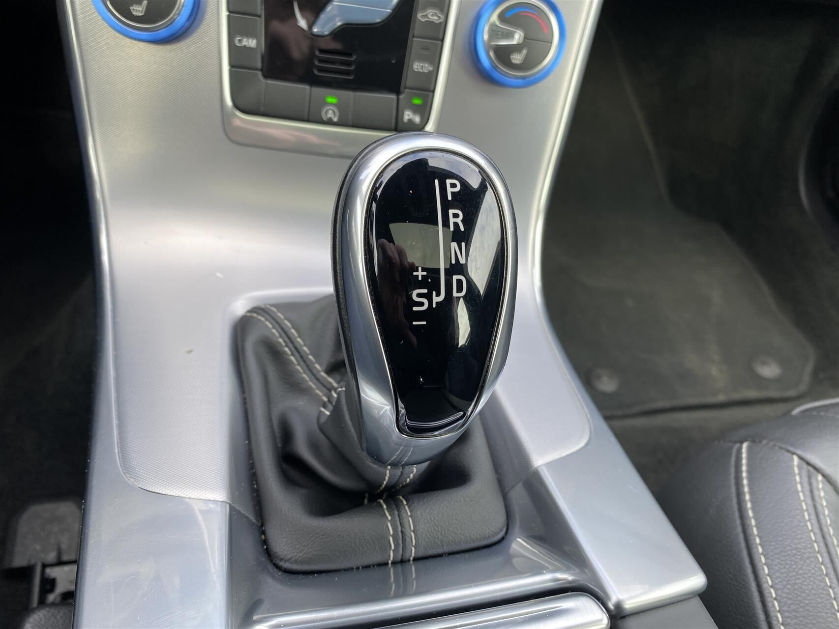 Billede af Volvo V60 2,0 D2 Momentum 120HK Stc 6g Aut.